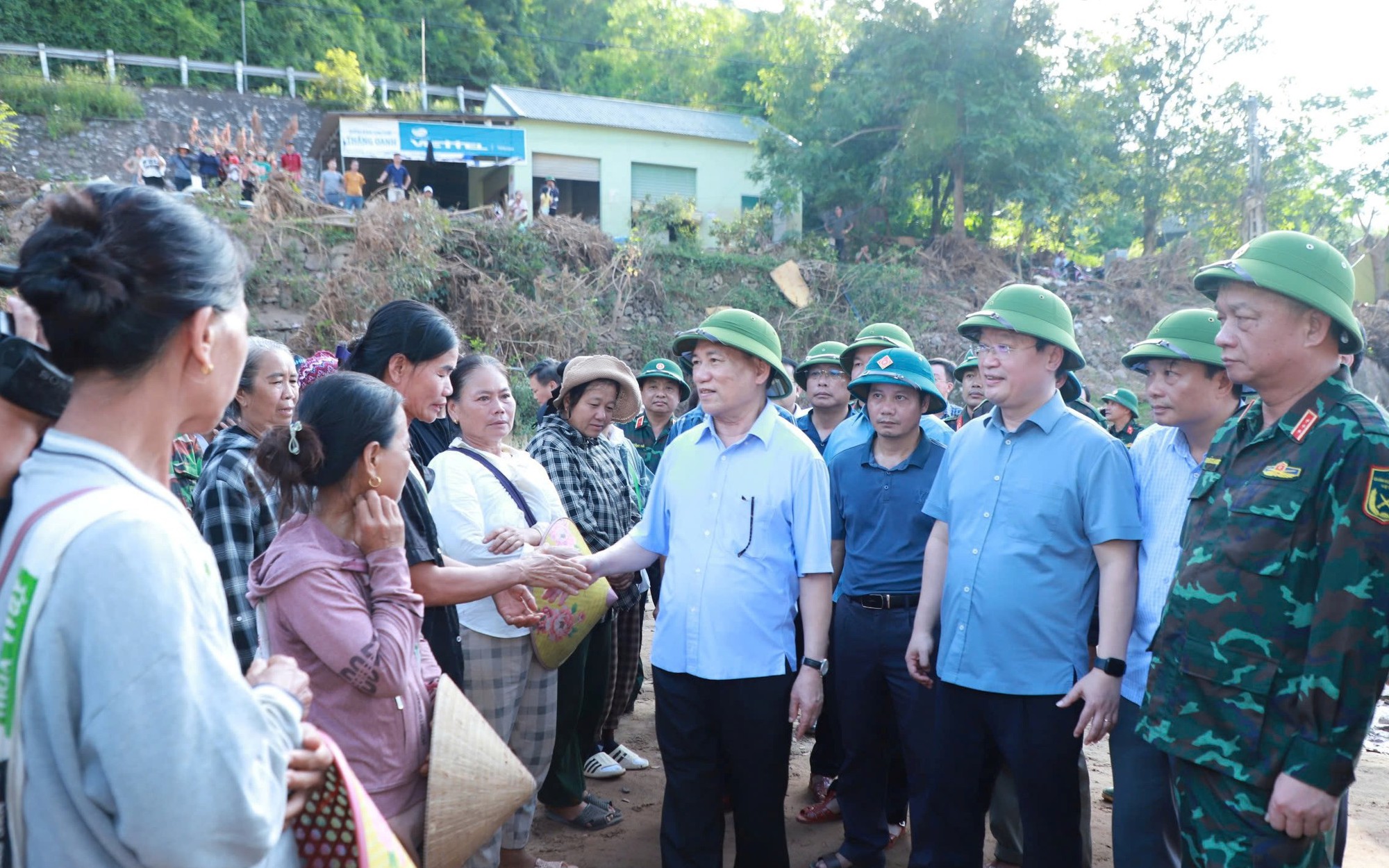 Phó Thủ tướng Hồ Đức Phớc kiểm tra công tác khắc phục hậu quả bão số 3 tại Nghệ An