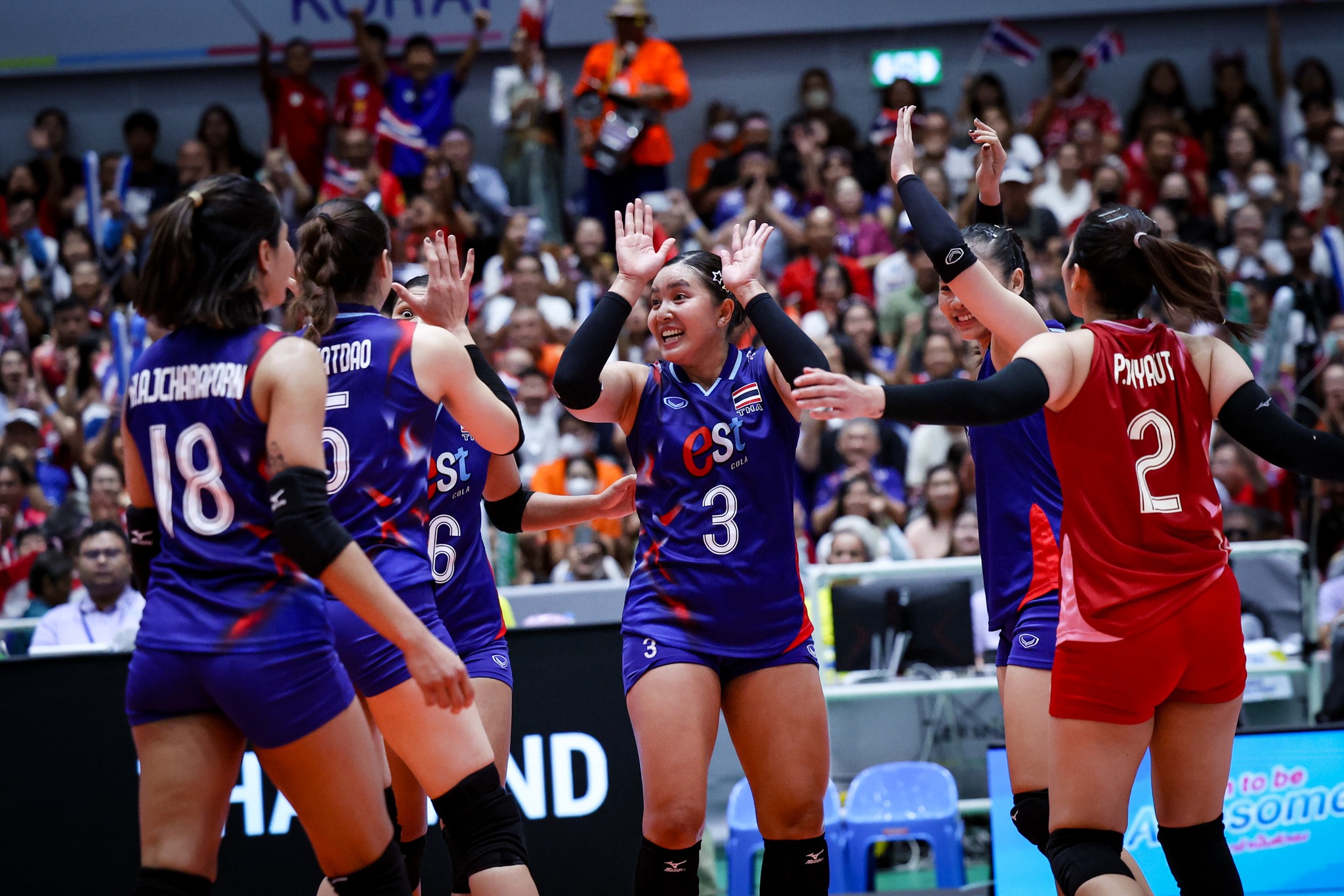 SEA V.League: Tuyển nữ Việt Nam lỗi hẹn ng&ocirc;i v&ocirc; địch ở Nakhon Ratchasima - Ảnh 5.