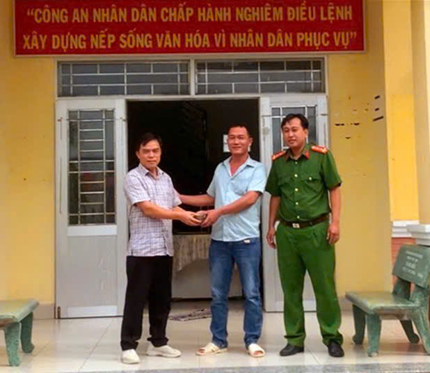 Nhận tiền chuyển nhầm , người đ&agrave;n &ocirc;ng T&acirc;y Ninh b&aacute;o C&ocirc;ng an ngay lập tức - Ảnh 1.