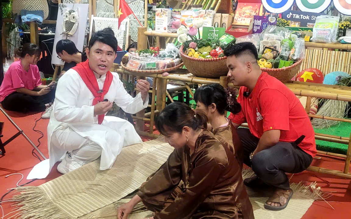 Bùng nổ mua sắm dịp lễ 2-9