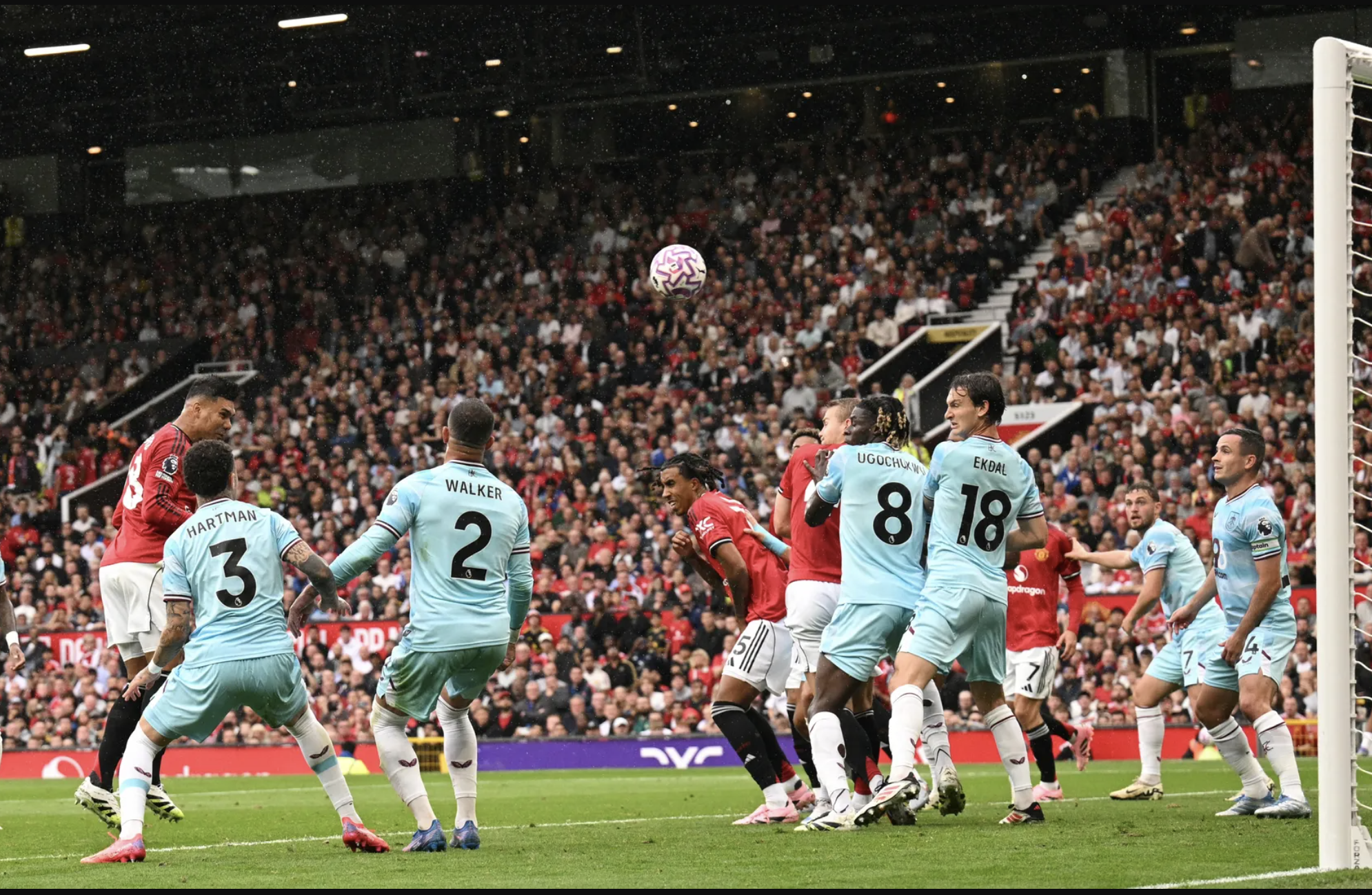 Bruno Fernandes "giải cứu" Man United trên chấm phạt đền- Ảnh 1.