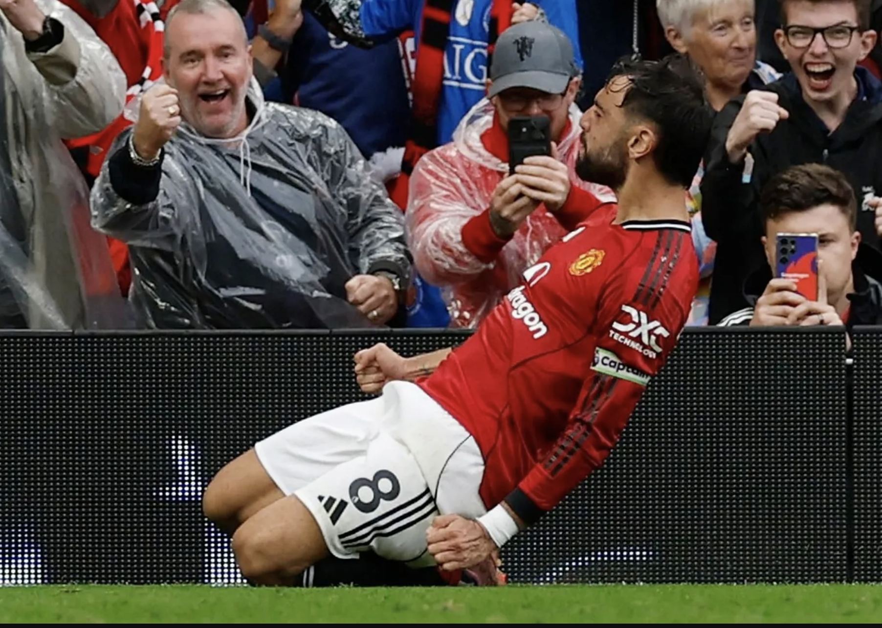 Bruno Fernandes "giải cứu" Man United trên chấm phạt đền- Ảnh 6.