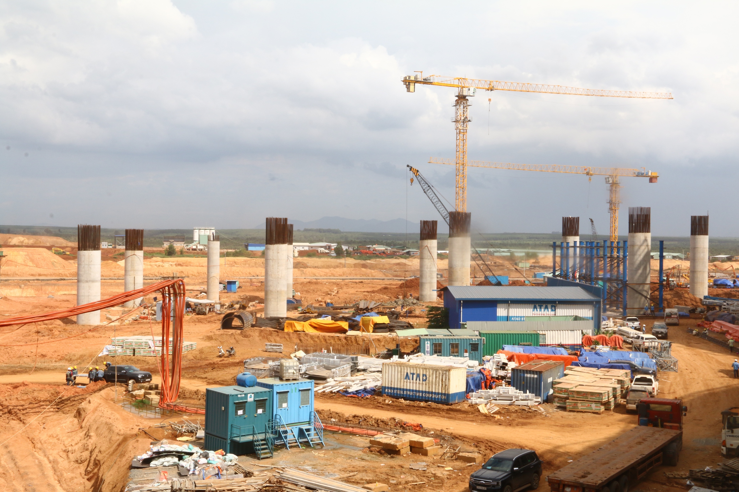 Gần 14.000 nh&acirc;n lực thi c&ocirc;ng xuy&ecirc;n Lễ 2-9 tr&ecirc;n &ldquo;đại c&ocirc;ng trường&rdquo; s&acirc;n bay Long Th&agrave;nh- Ảnh 23.