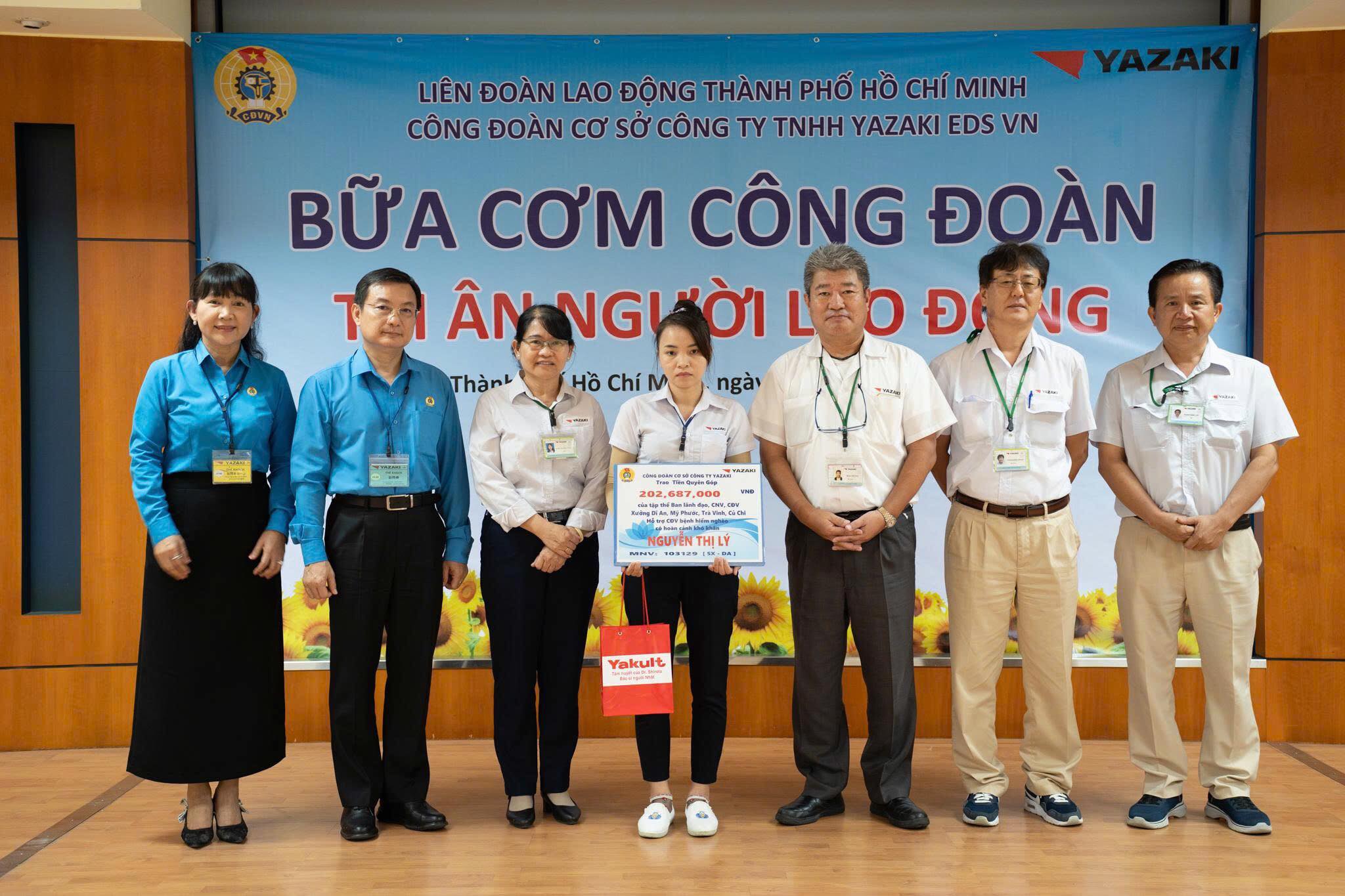 Một C&ocirc;ng đo&agrave;n cơ sở ở TP HCM vận động hơn 200 triệu đồng gi&uacute;p nữ c&ocirc;ng nh&acirc;n chạy thận - Ảnh 1.