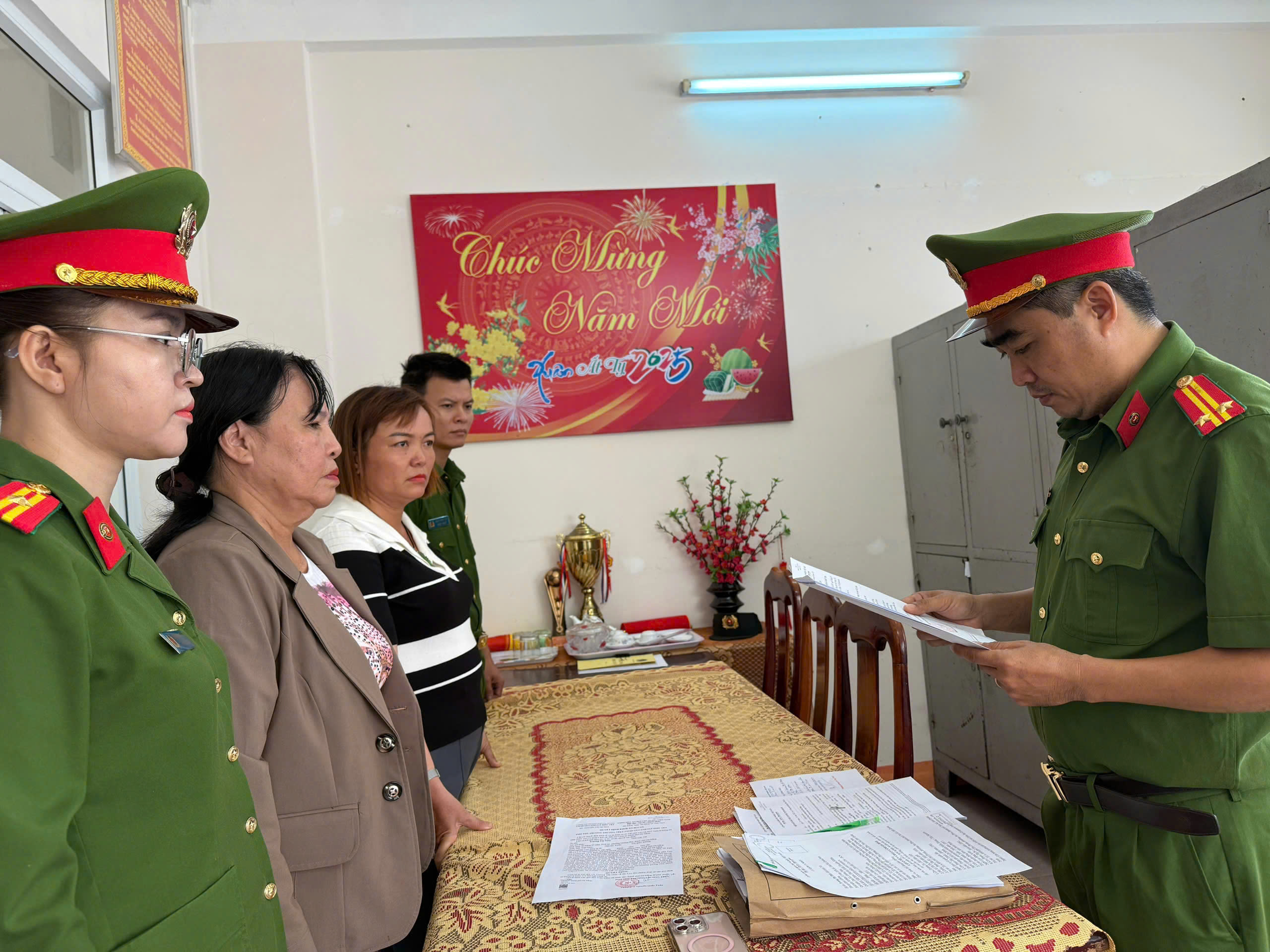 Bi hài vụ lừa đảo chiếm đoạt tài sản ở Đà Nẵng qua nải chuối bằng vàng - Ảnh 1.