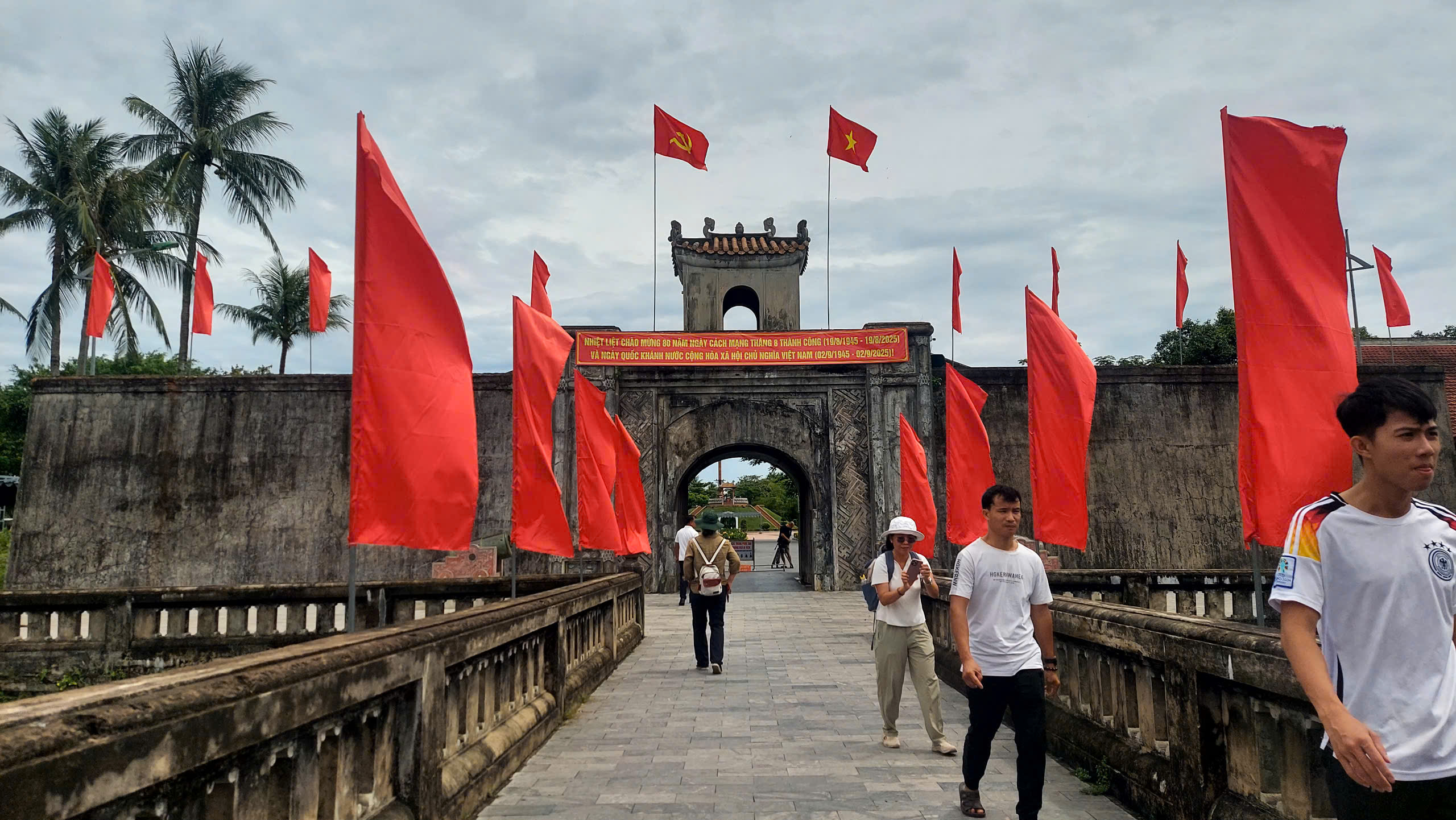 Bộ phim "lấy nước mắt hàng triệu người" sẽ chiếu miễn phí ở Quảng Trị - Ảnh 1.