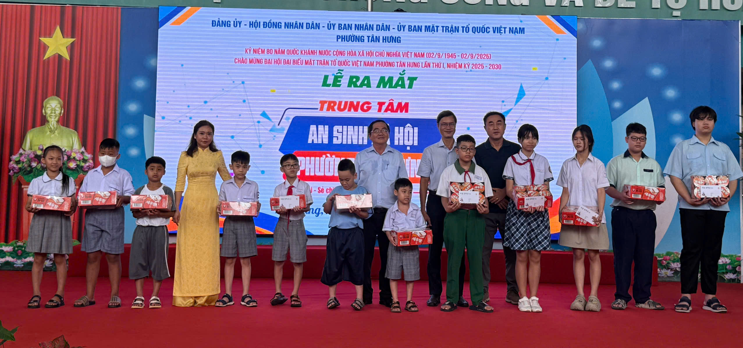 Phường T&acirc;n Hưng ra mắt Trung t&acirc;m an sinh x&atilde; hội để trợ gi&uacute;p người d&acirc;n - Ảnh 3.