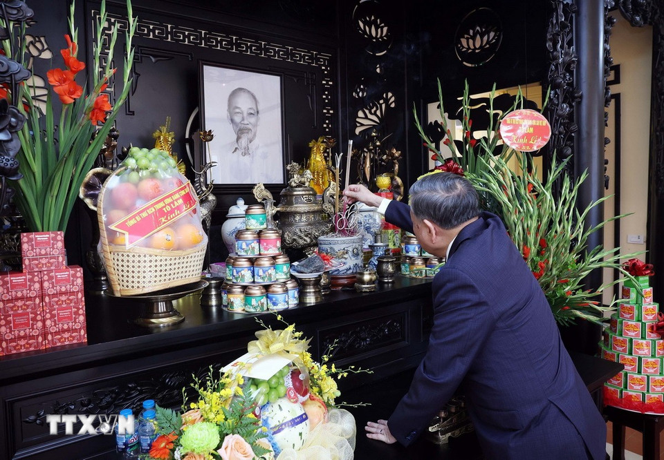 Tổng B&iacute; thư T&ocirc; L&acirc;m d&acirc;ng hương tại nơi Chủ tịch Hồ Ch&iacute; Minh viết Tuy&ecirc;n ng&ocirc;n Độc lập- Ảnh 3.