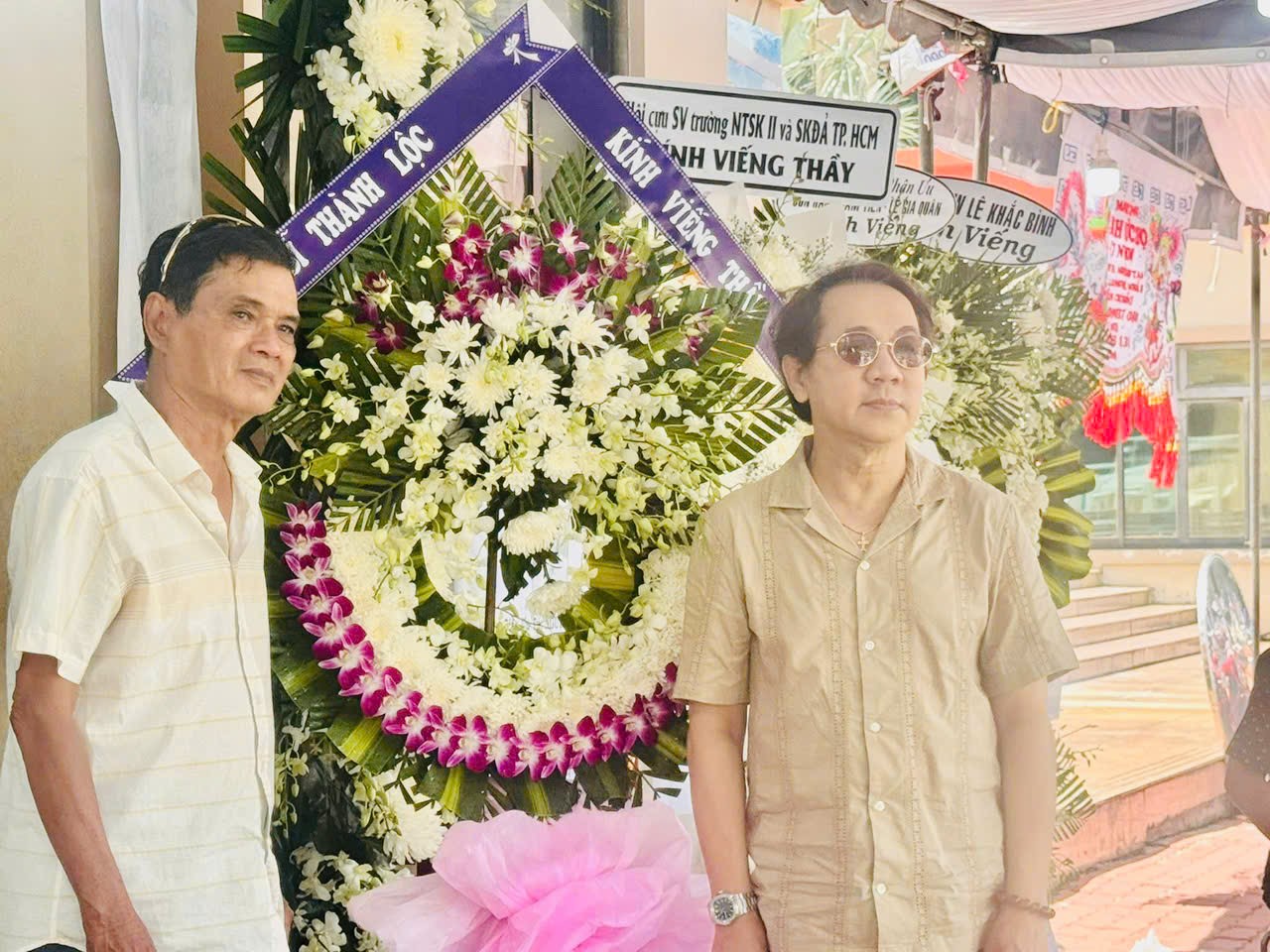 Trịnh Kim Chi, Minh Nh&iacute;, Quyền Linh nghẹn ng&agrave;o tiễn biệt Nh&agrave; gi&aacute;o ưu t&uacute;, đạo diễn Nguyễn Văn Ph&uacute;c- Ảnh 2.