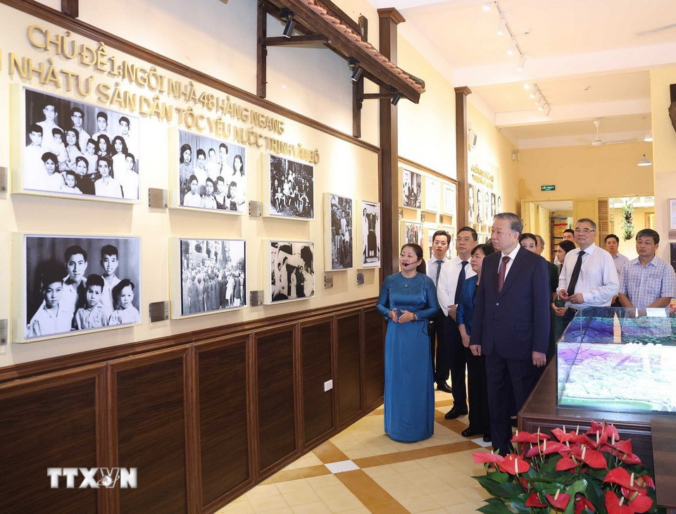 Tổng B&iacute; thư T&ocirc; L&acirc;m d&acirc;ng hương tại nơi Chủ tịch Hồ Ch&iacute; Minh viết Tuy&ecirc;n ng&ocirc;n Độc lập- Ảnh 9.