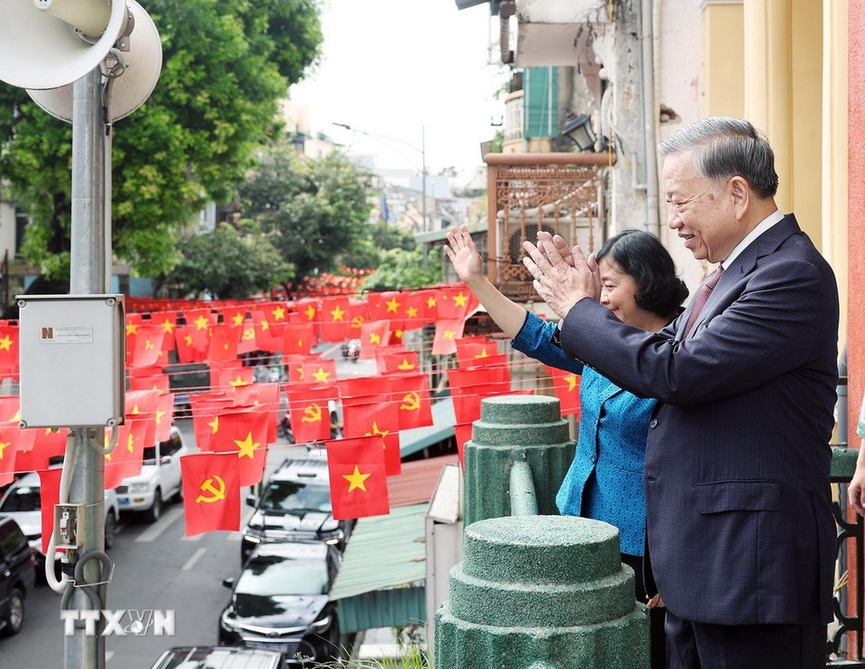 Tổng B&iacute; thư T&ocirc; L&acirc;m d&acirc;ng hương tại nơi Chủ tịch Hồ Ch&iacute; Minh viết Tuy&ecirc;n ng&ocirc;n Độc lập- Ảnh 15.