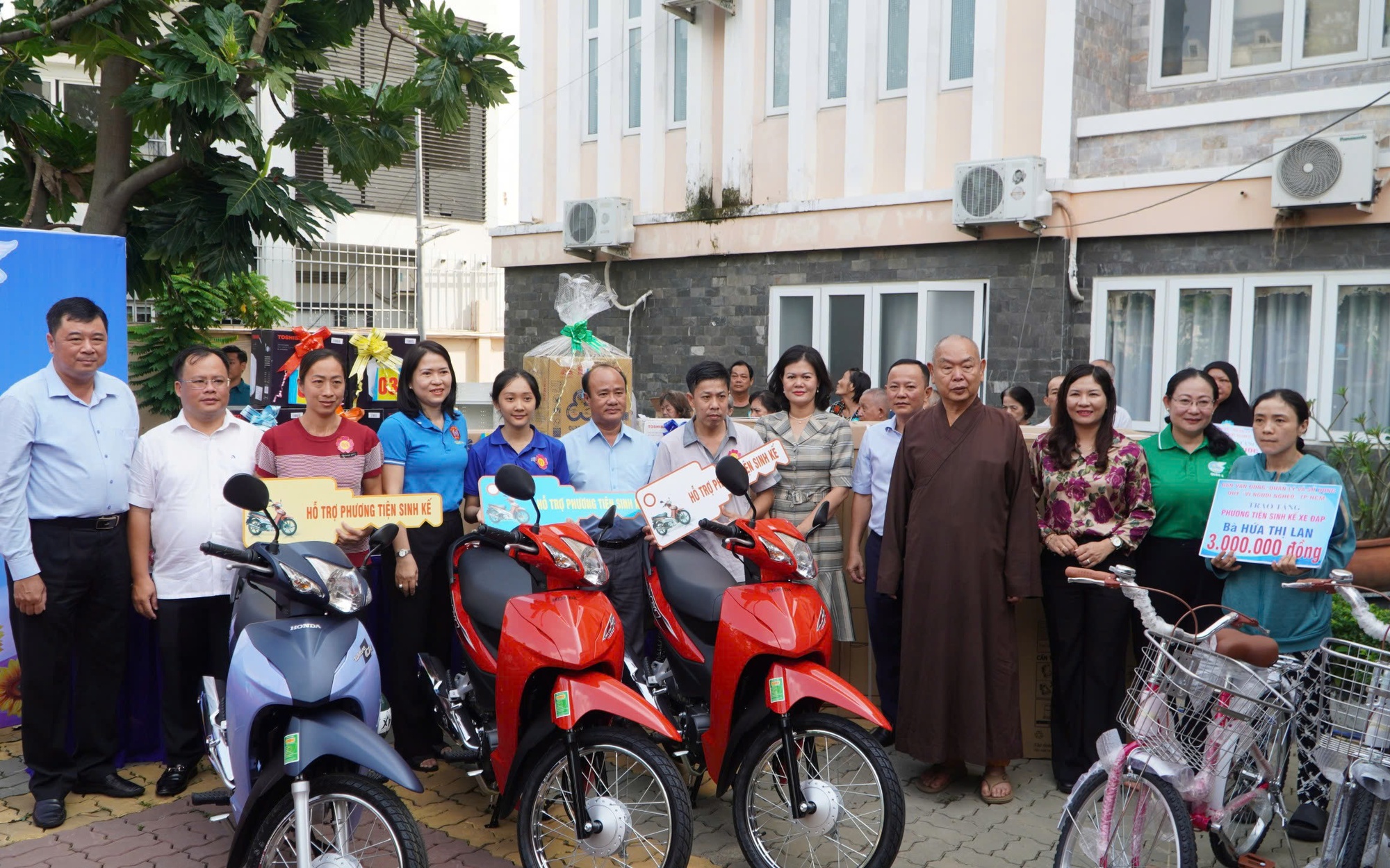 VIỆT NAM KHÔNG NGỪNG PHÁT TRIỂN, TĂNG VỊ THẾ (*): Hệ thống an sinh toàn diện, đa tầng, rộng khắp