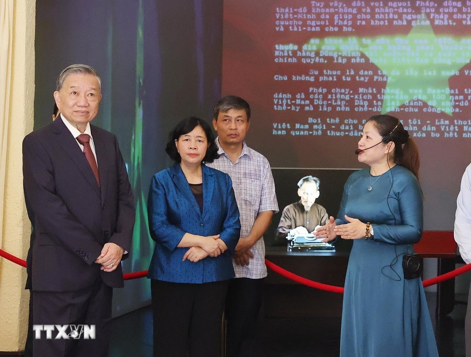 Tổng B&iacute; thư T&ocirc; L&acirc;m d&acirc;ng hương tại nơi Chủ tịch Hồ Ch&iacute; Minh viết Tuy&ecirc;n ng&ocirc;n Độc lập- Ảnh 6.