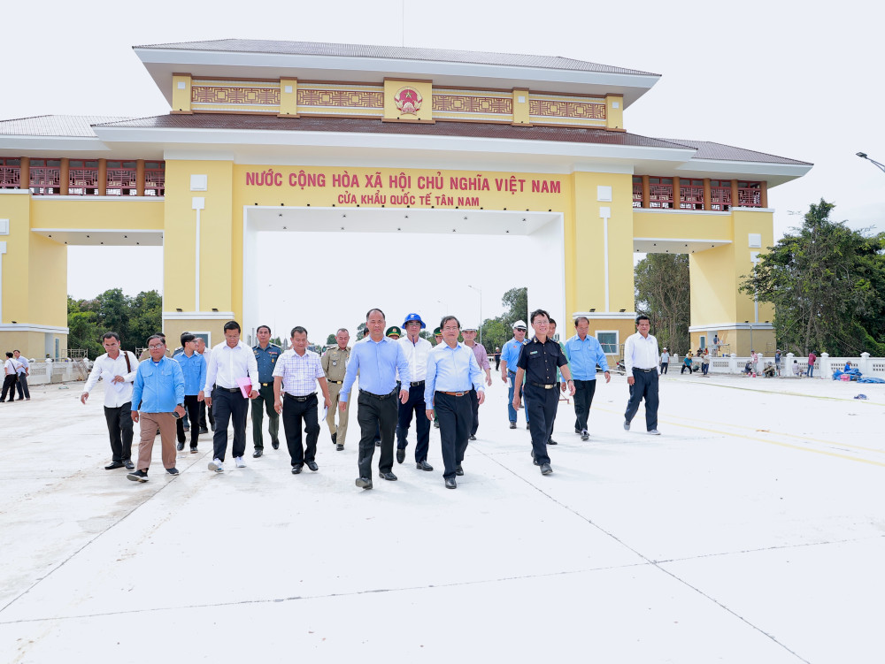 Việt Nam và Campuchia sắp khai trương cặp cửa khẩu quan trọng- Ảnh 1.