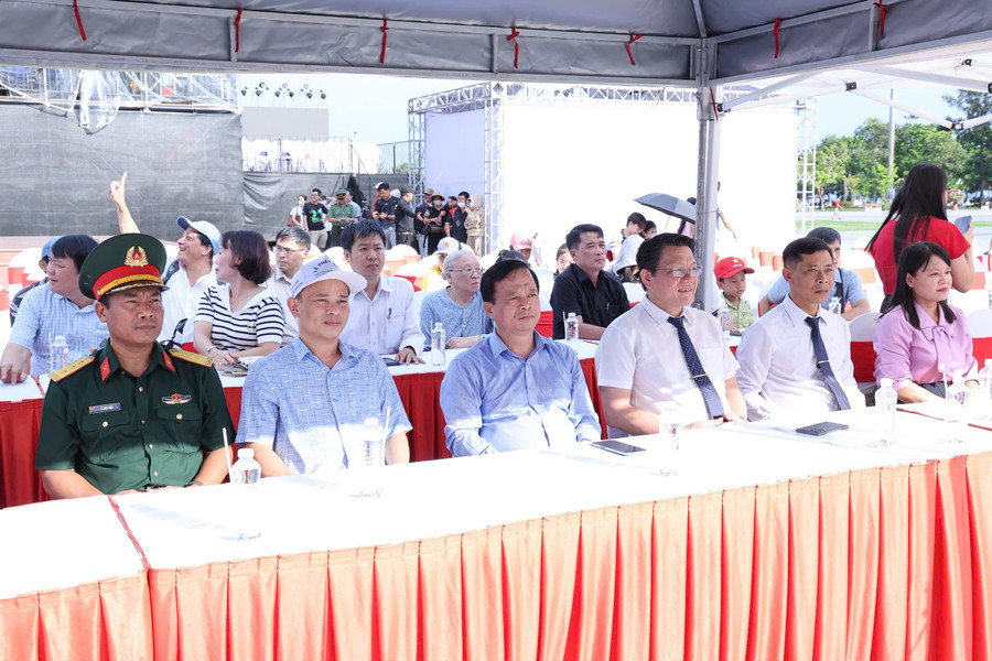 Gia Lai tưng bừng lễ hội đường phố “Sắc màu biển cả”- Ảnh 15.