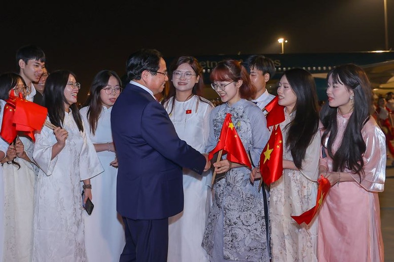 Thủ tướng Phạm Minh Ch&iacute;nh tới Thi&ecirc;n T&acirc;n, bắt đầu chuyến c&ocirc;ng t&aacute;c tại Trung Quốc- Ảnh 7.