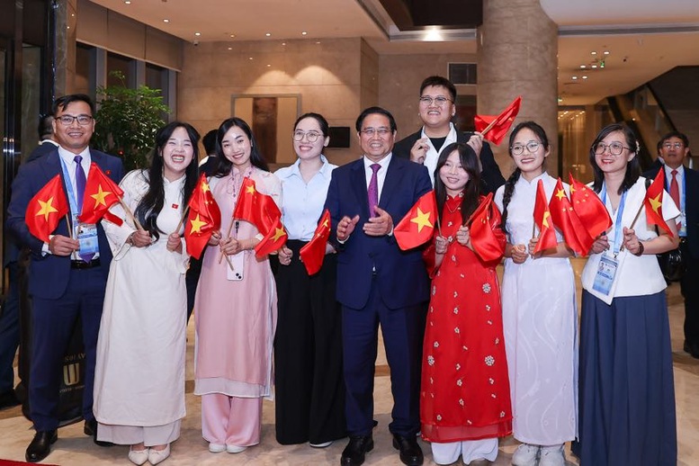 Thủ tướng Phạm Minh Ch&iacute;nh tới Thi&ecirc;n T&acirc;n, bắt đầu chuyến c&ocirc;ng t&aacute;c tại Trung Quốc- Ảnh 8.