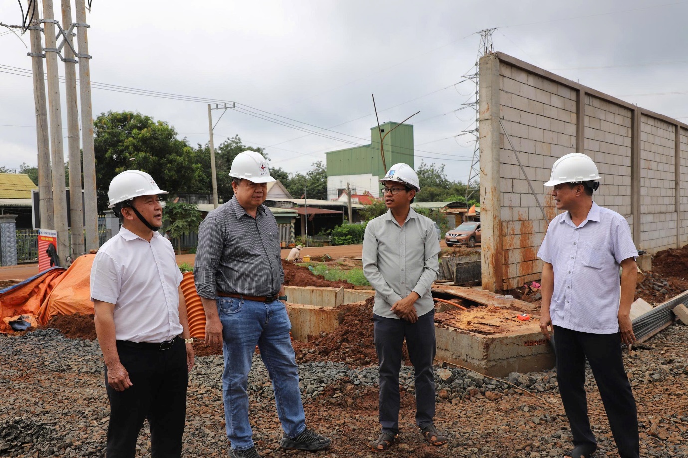 Ngành điện miền Nam xuyên lễ 2-9 trên những công trình lưới điện - Ảnh 8.