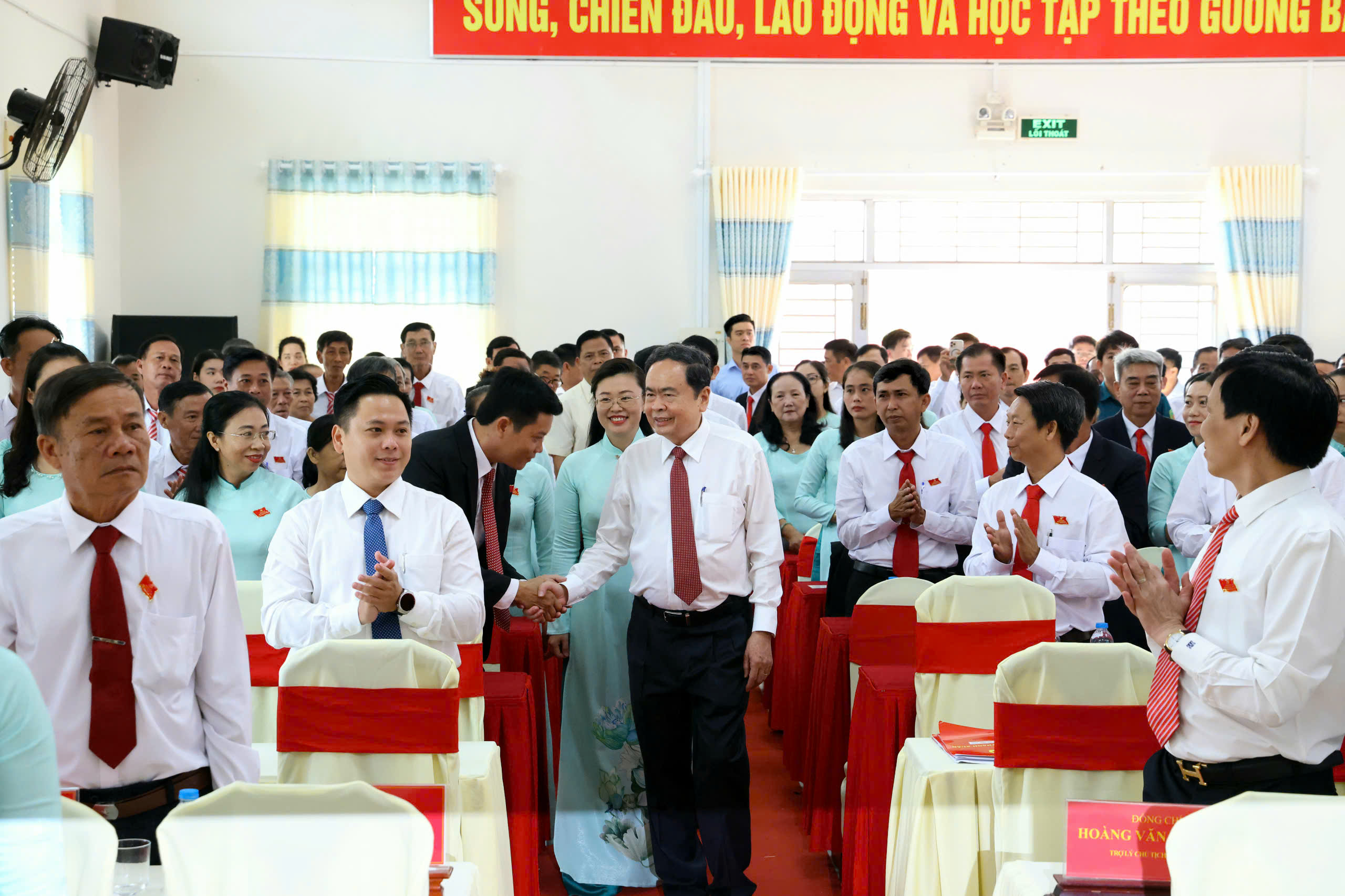 Chủ tịch Quốc hội Trần Thanh Mẫn khẳng định Chính quyền phải chủ động với người dân - Ảnh 1.