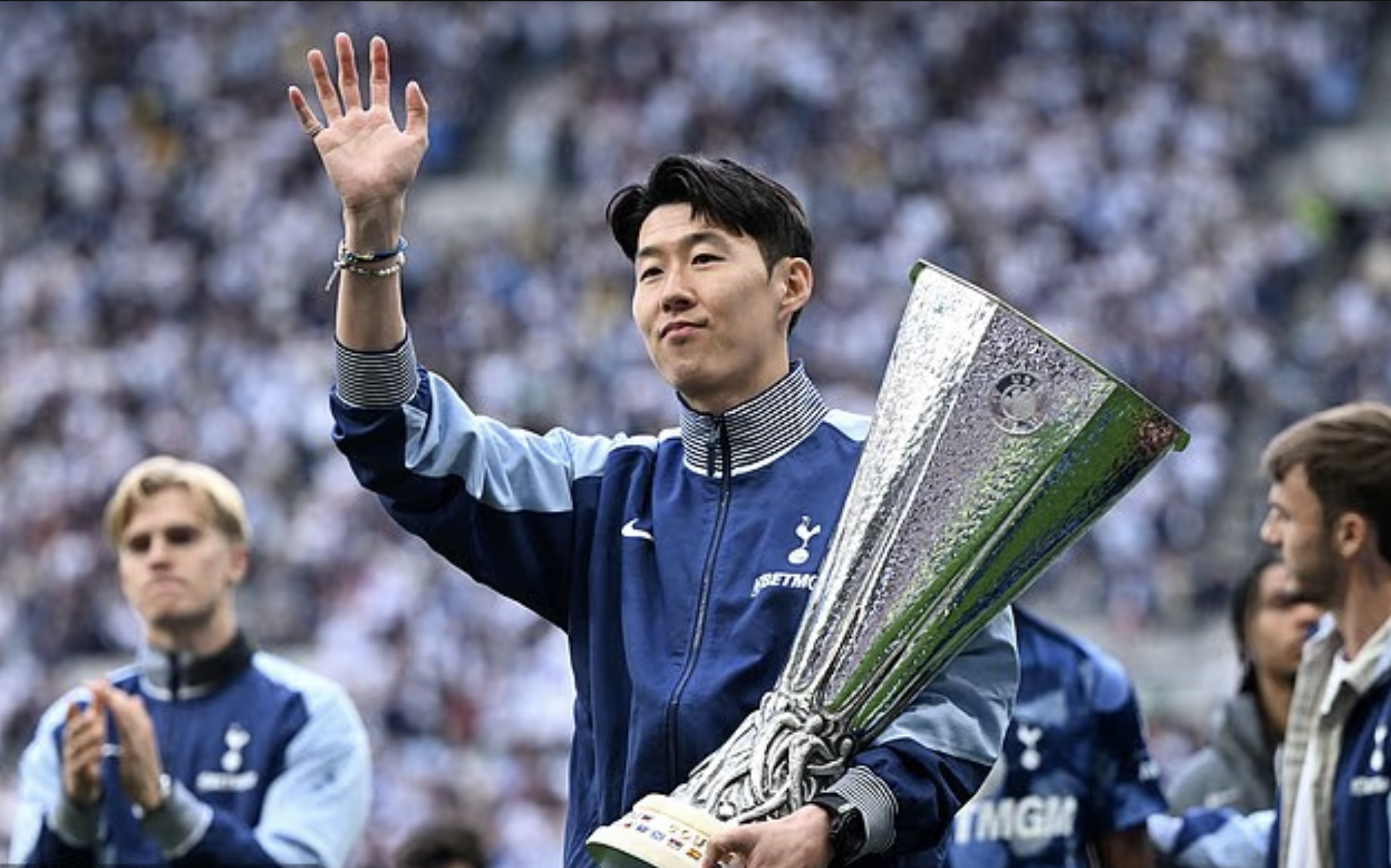 Son Heung-min chia tay Tottenham: Lời tạm biệt của huyền thoại ch&acirc;u &Aacute; - Ảnh 5.