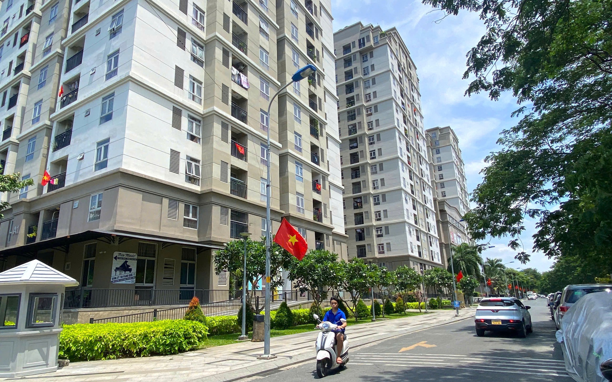 TP HCM: Họp tháo gỡ vướng mắc để cấp sổ hồng cho 108.000 căn hộ