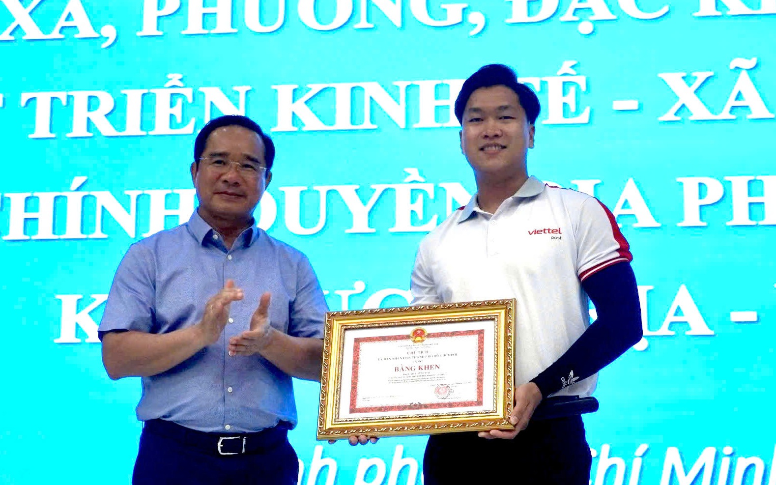 Người hùng không ở đâu xa