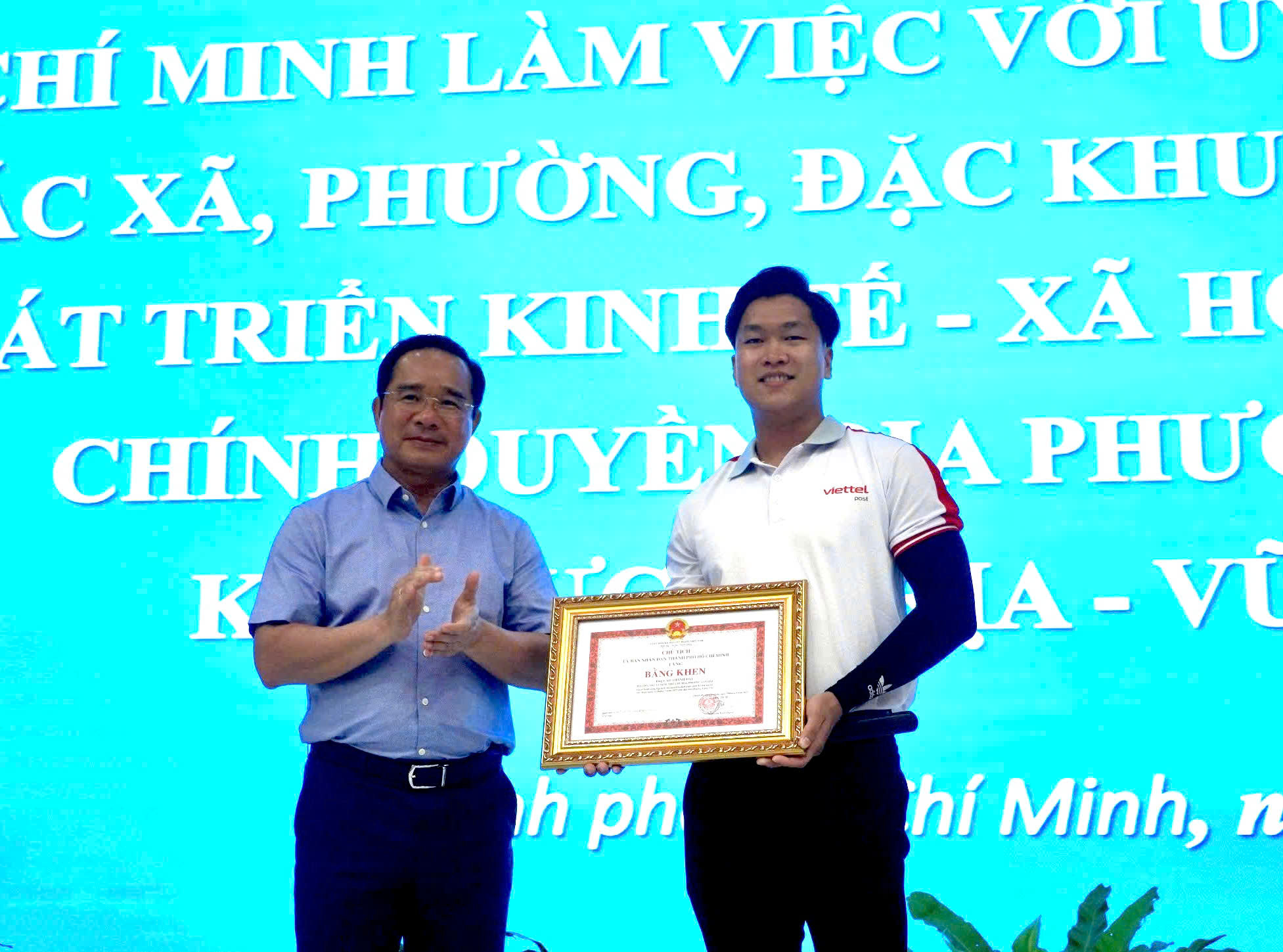 Người hùng không ở đâu xa - Ảnh 1.