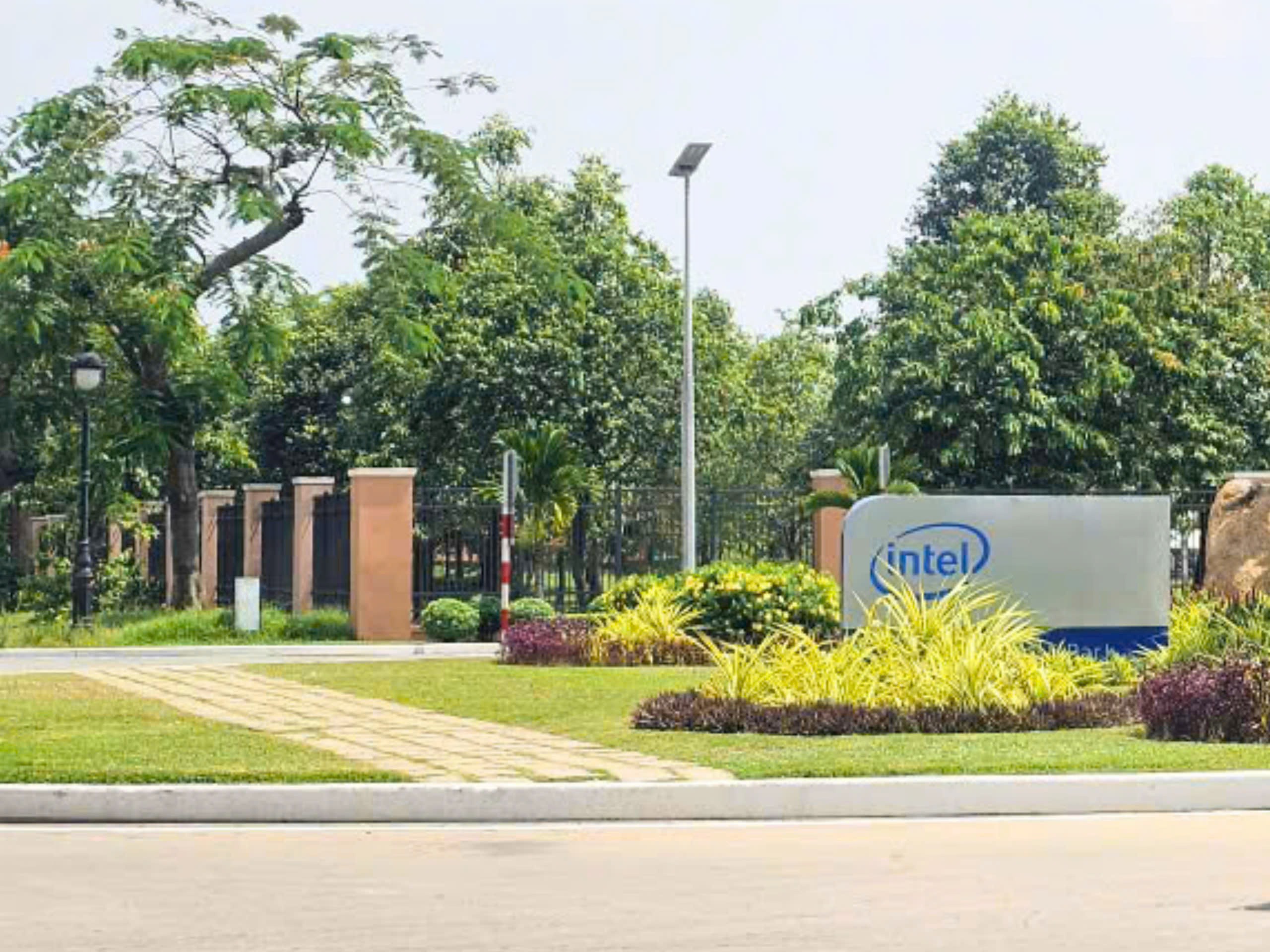 Bệ ph&oacute;ng cho ng&agrave;nh b&aacute;n dẫn tại TP HCM- Ảnh 1.
