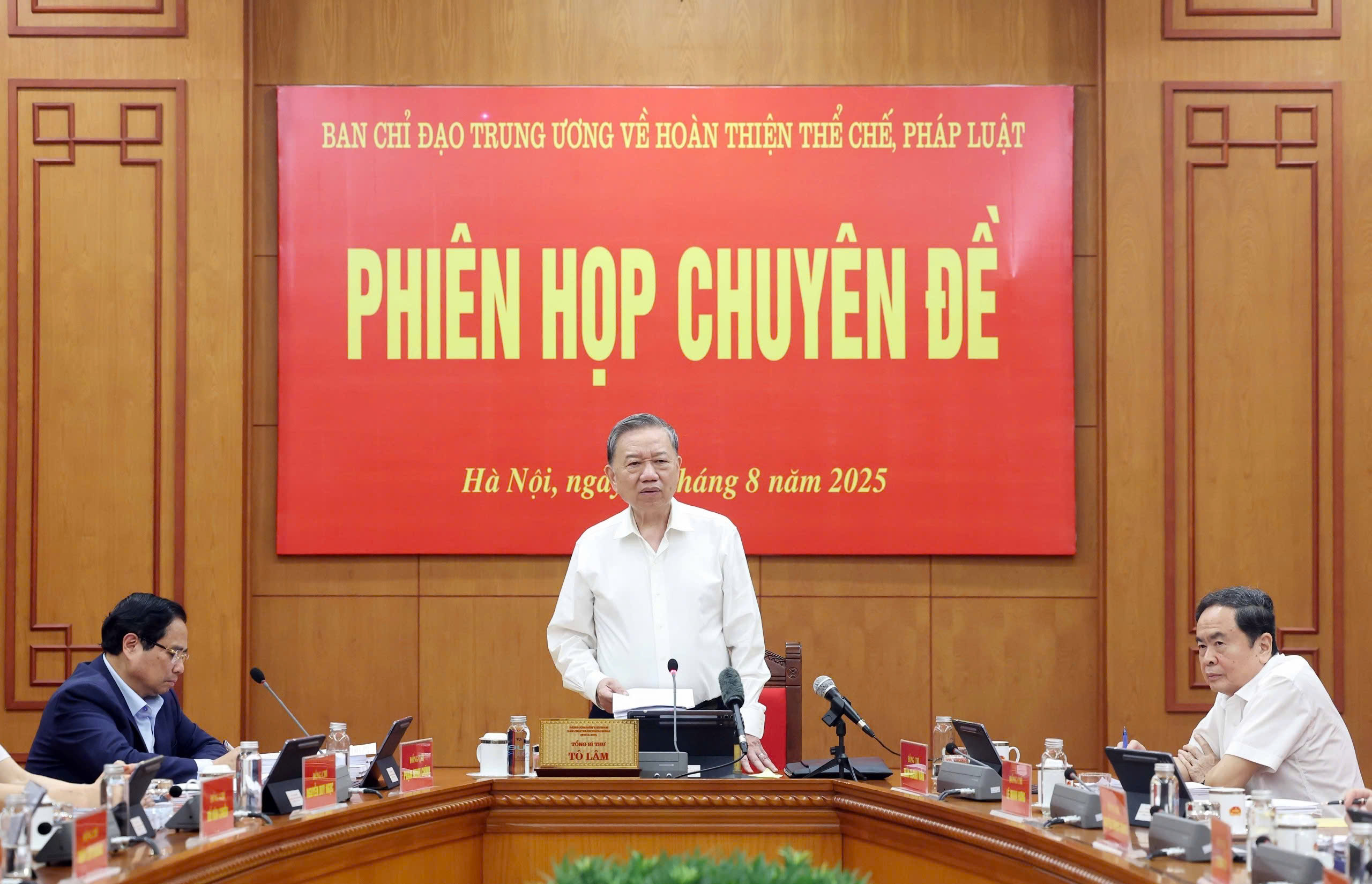 Xử lý điểm nghẽn thể chế , pháp luật để phát triển kinh tế bền vững - Ảnh 1.