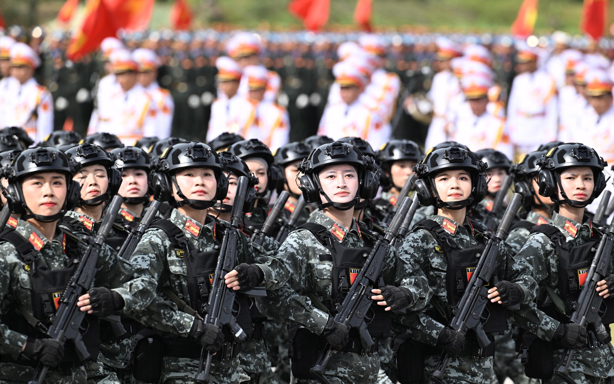 Ngắm dàn chiến sĩ "cực ngầu" trong buổi hợp luyện diễu binh, diễu hành