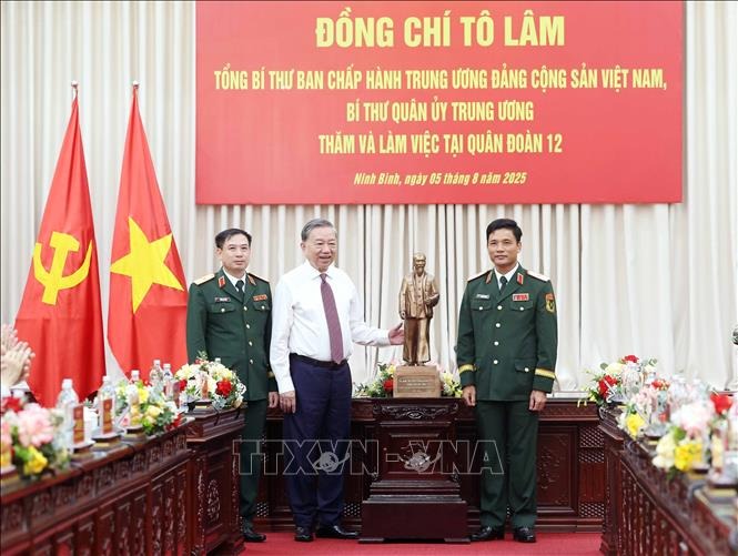 Tổng Bí thư Tô Lâm: Xây dựng Quân đoàn 12 thực sự là "quả đấm thép" trong giai đoạn mới- Ảnh 3.