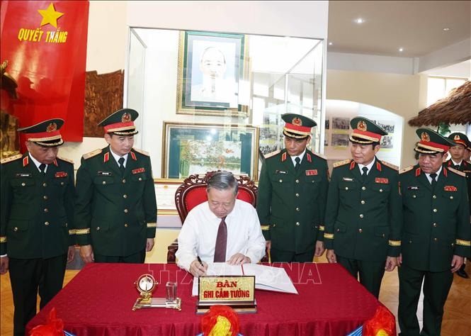 Tổng Bí thư Tô Lâm: Xây dựng Quân đoàn 12 thực sự là "quả đấm thép" trong giai đoạn mới- Ảnh 4.