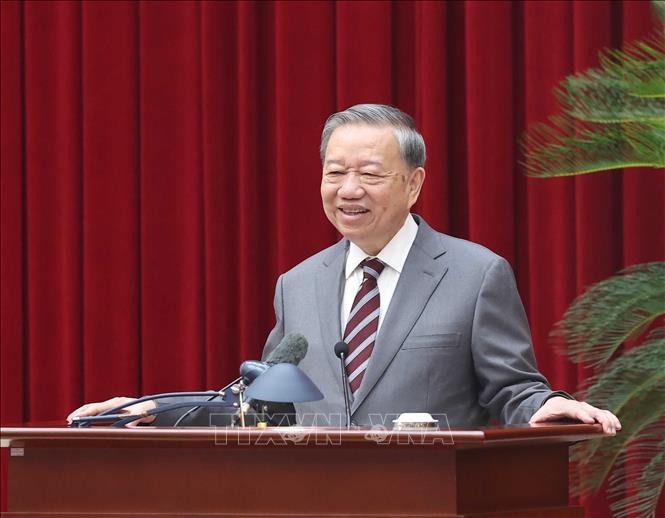Tổng Bí thư Tô Lâm: Trí thức, nhà khoa học, văn nghệ sĩ là mạch nguồn cho sự trường tồn của đất nước- Ảnh 3.