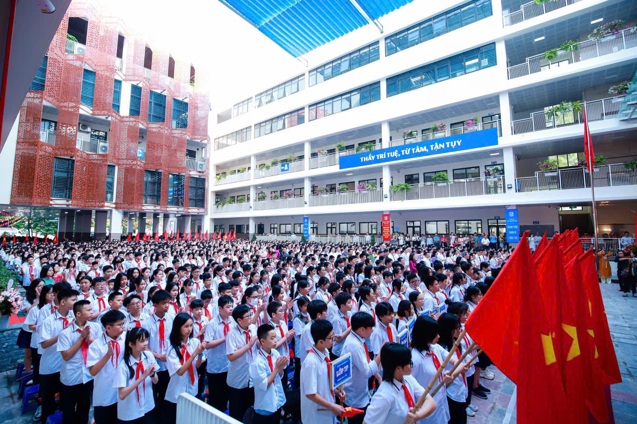 Dạy học 2 buổi/ng&agrave;y: Vừa mừng vừa lo - Ảnh 1.