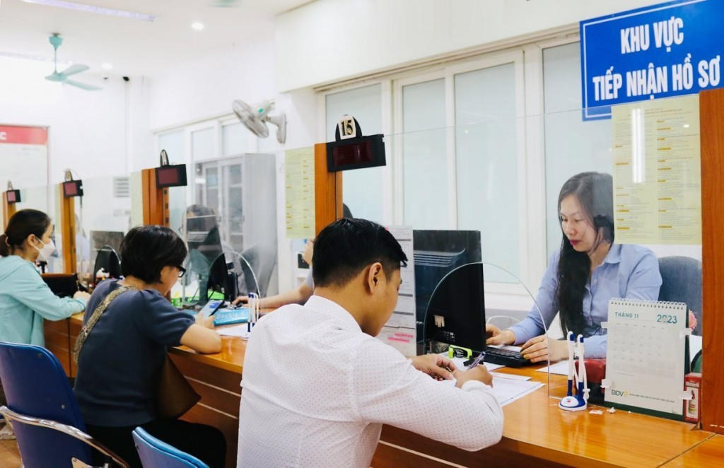 Người lao động n&agrave;o phải tham gia bảo hiểm thất nghiệp?- Ảnh 1.