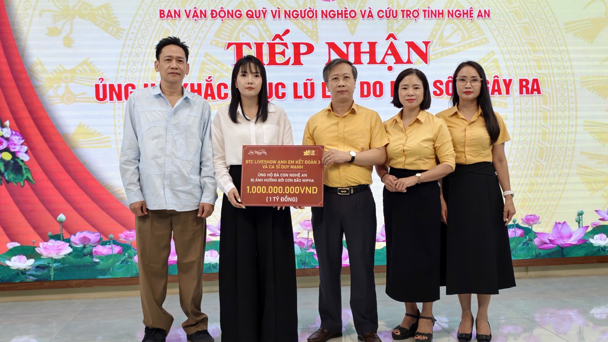 Liveshow "Dốc mộng mơ – Anh em kết đoàn 3": Âm nhạc kết nối những tấm lòng vì đồng bào Nghệ An - Ảnh 1.