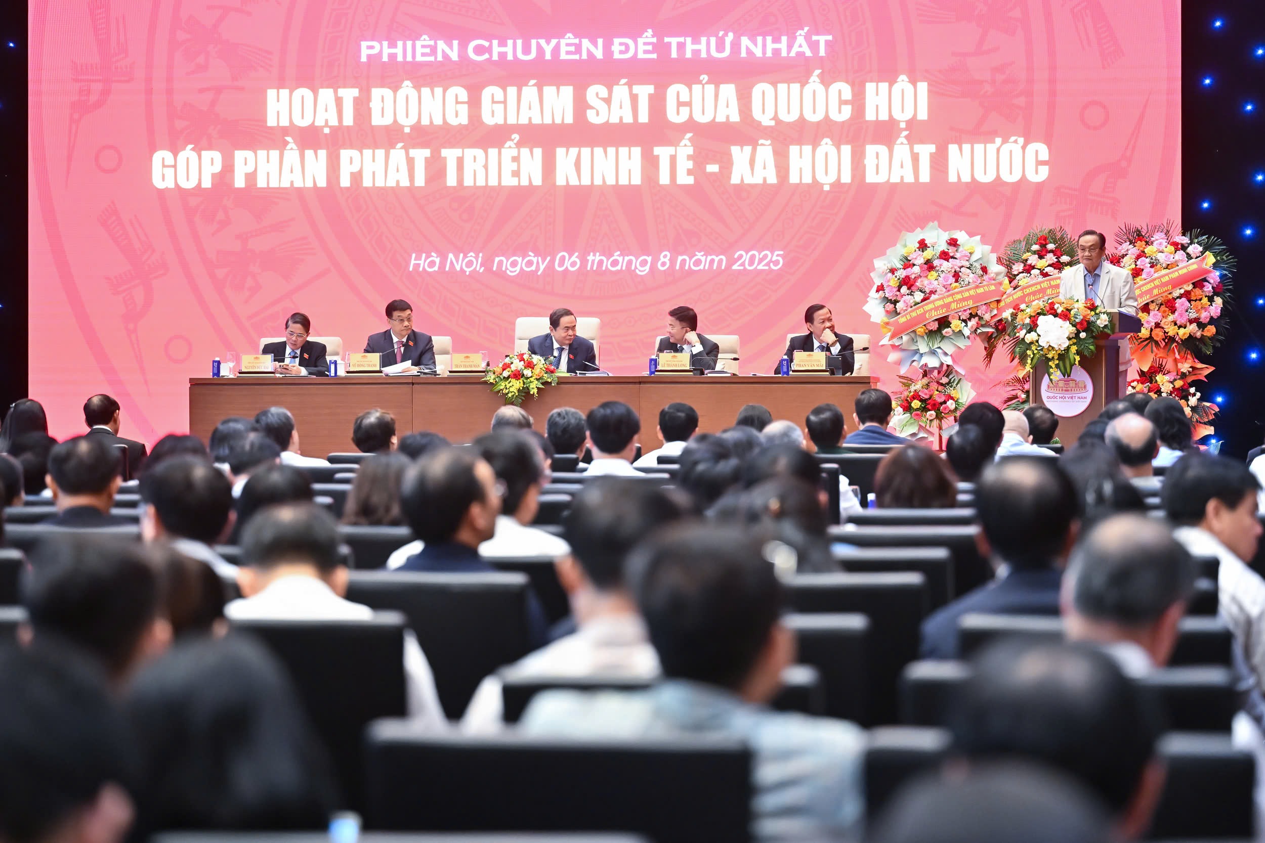 TS Trần Du Lịch: Thị trường bất động sản hiện nay như m&aacute;y bay chỉ c&oacute; hạng thương gia- Ảnh 1.