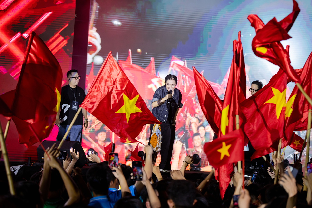 "Viết tiếp câu chuyện hòa bình" phục vụ chiến sĩ- Ảnh 1.