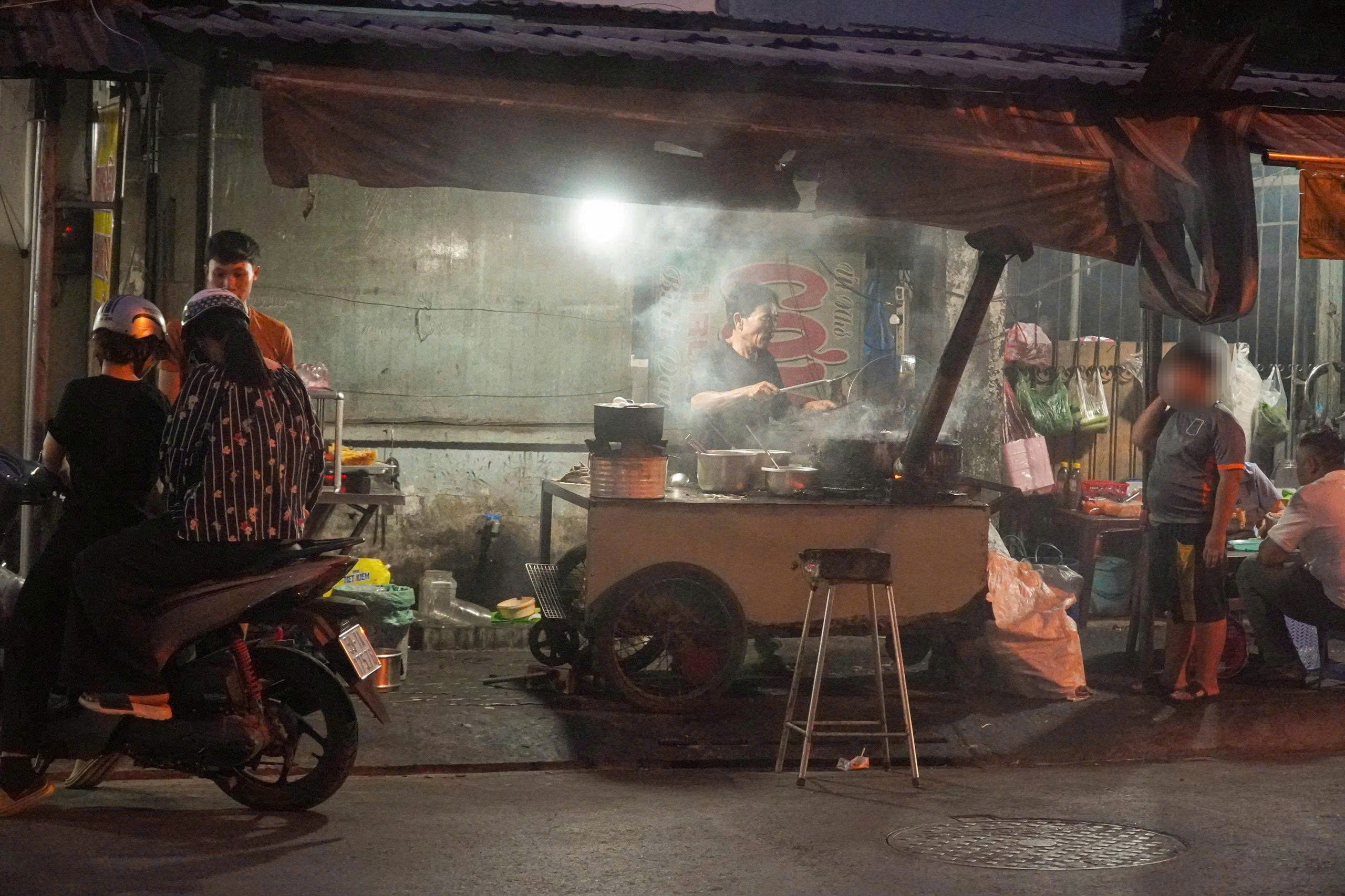 Xe b&aacute;n b&aacute;nh x&egrave;o của người cha đơn th&acirc;n nu&ocirc;i 2 con tự kỷ- Ảnh 6.