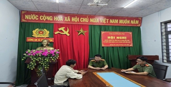 Triệu tập người đàn ông đăng thông tin sai sự thật về thủ tục hành chính- Ảnh 1.