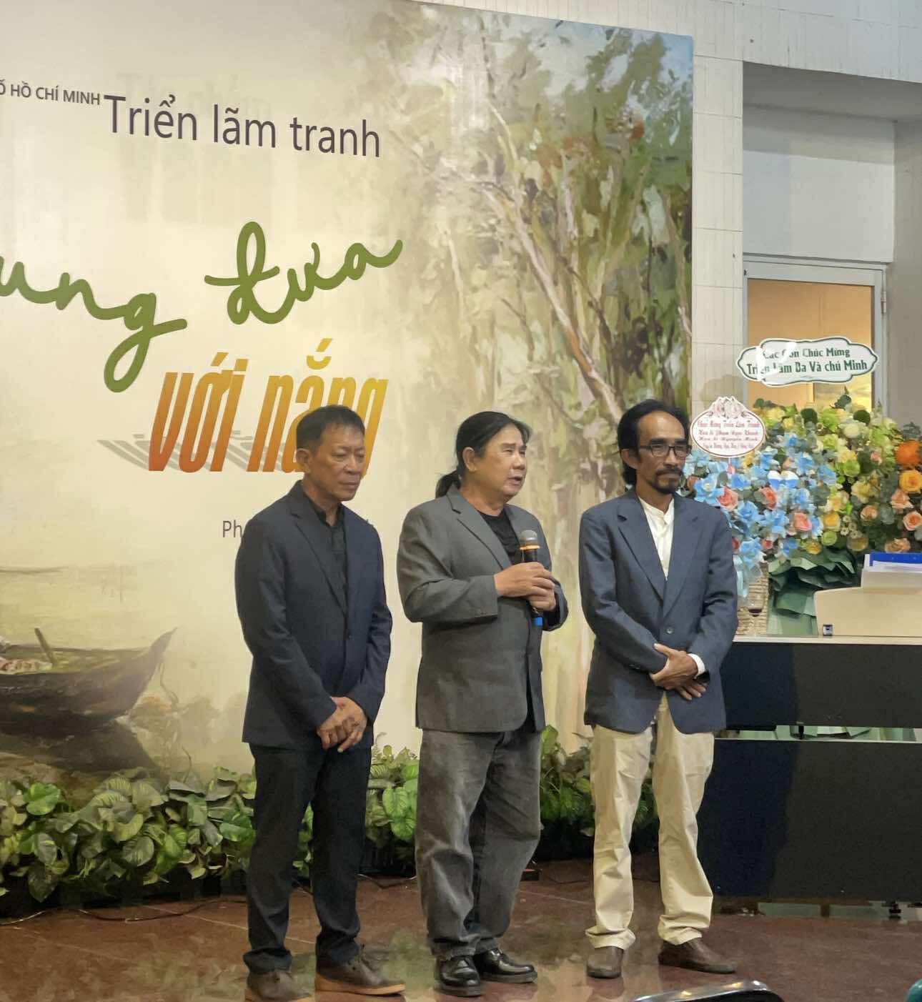 Hấp dẫn, sinh động với triển lãm "Đung đưa với nắng"- Ảnh 1.