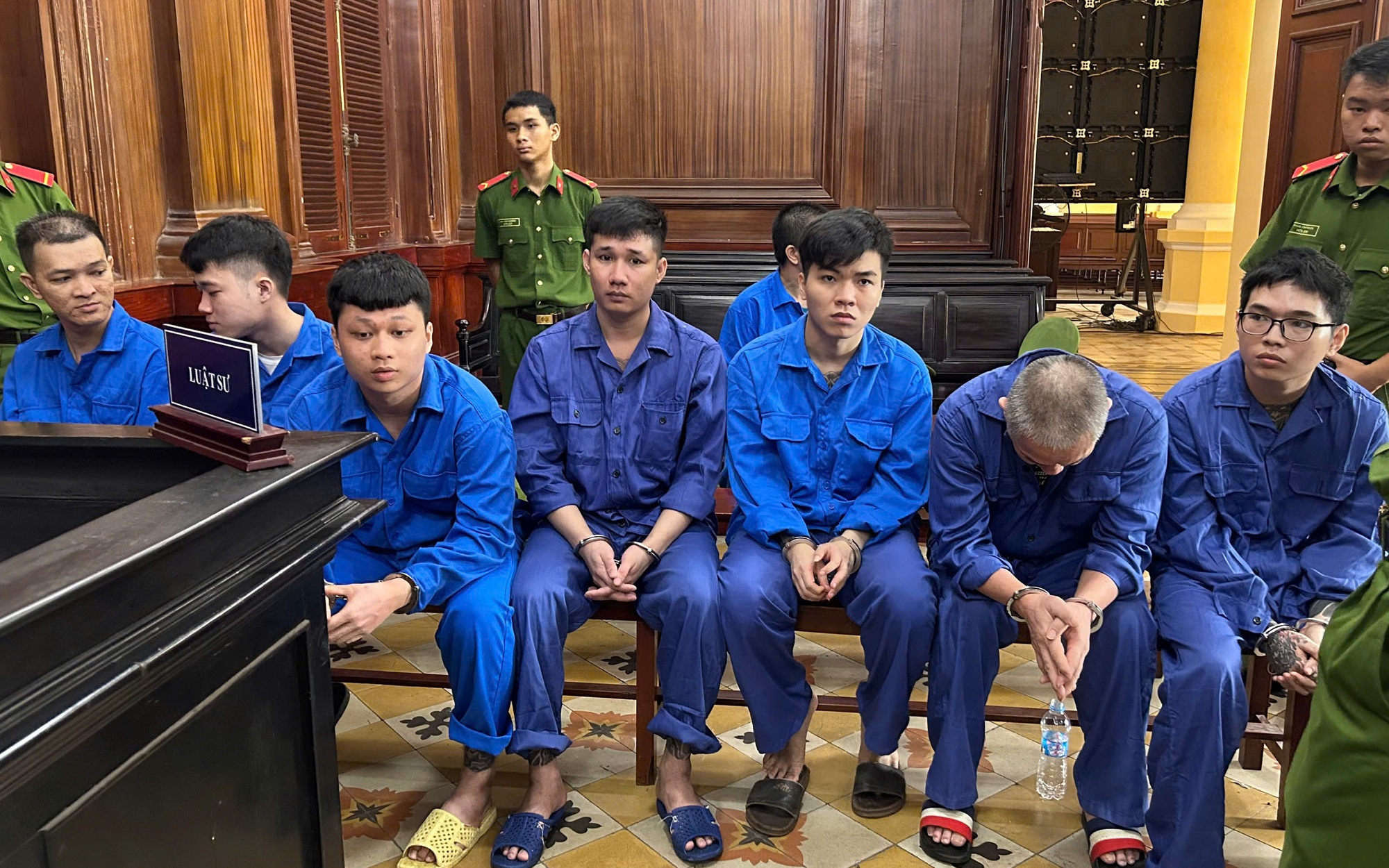 TP HCM: Nhóm thanh niên dùng vũ khí quân dụng hỗn chiến, 7 người lãnh án