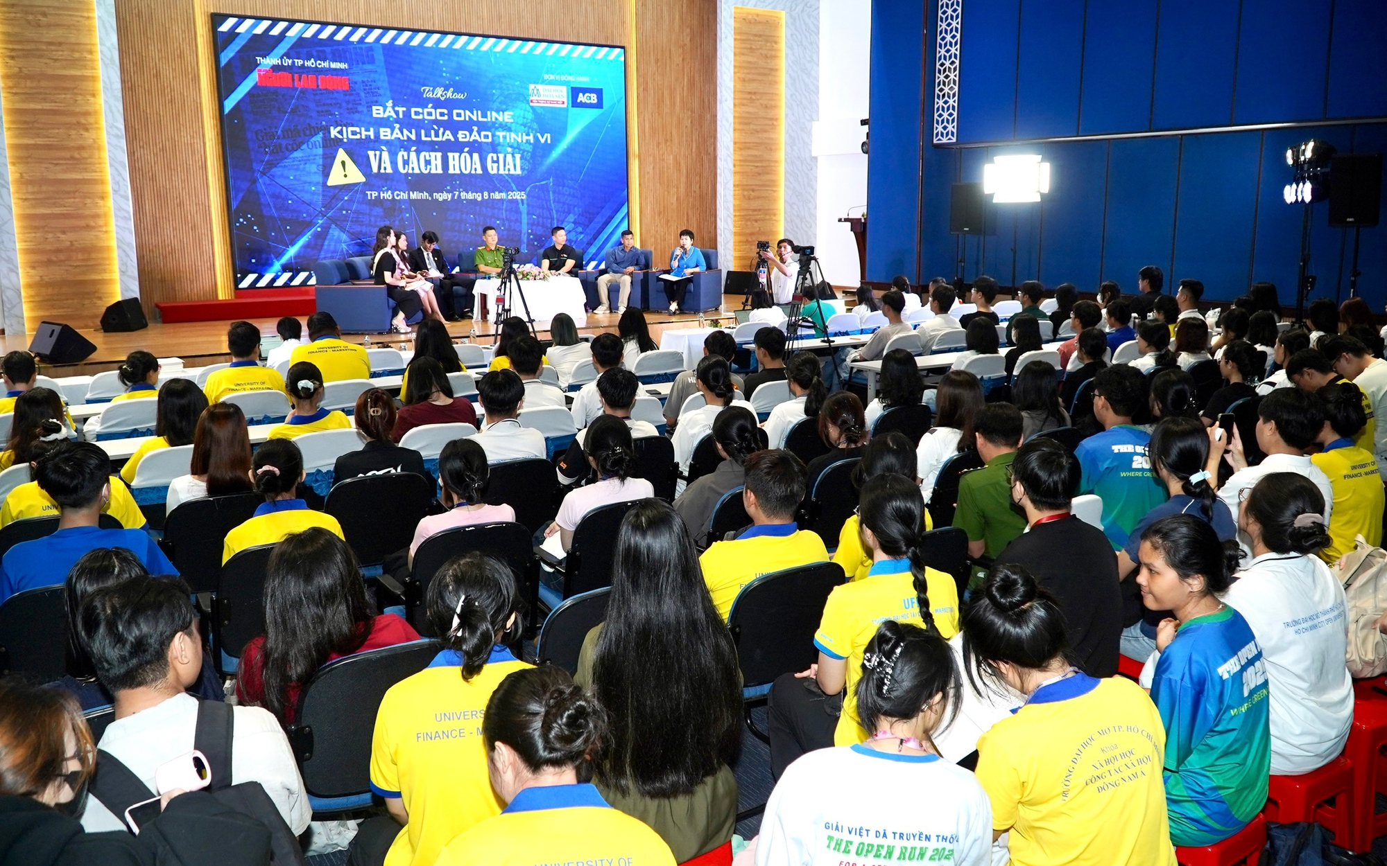 Giải mã chiêu lừa "Bắt cóc online" (*): Trang bị kỹ năng để không sập bẫy
