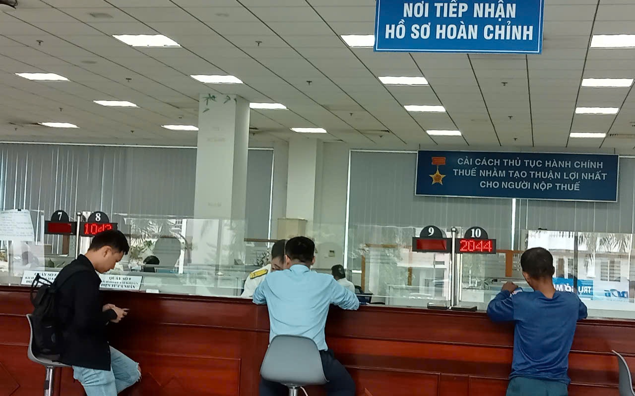 Thuế TP HCM công khai danh sách công chức hỗ trợ người nộp thuế