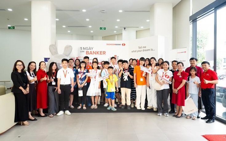 Techcombank tiếp tục kiến tạo hành trình giáo dục tài chính cho thế hệ tiếp nối vượt trội