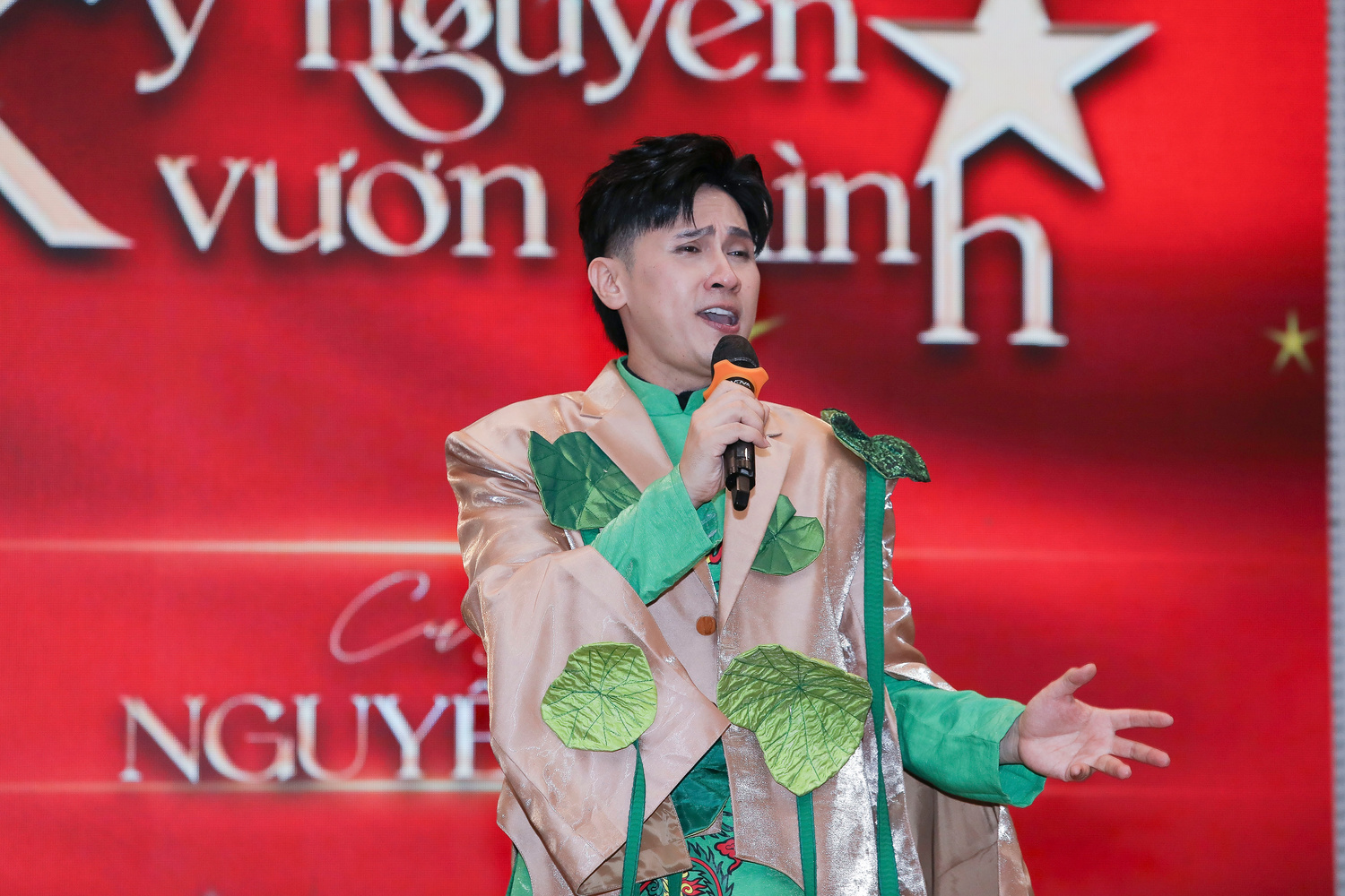 Nguyên Vũ ấn tượng với dự án "Việt Nam - Kỷ nguyên vươn mình"- Ảnh 1.