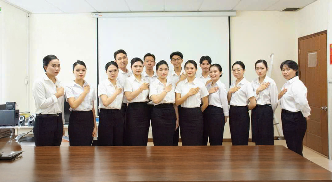 Ng&agrave;nh h&agrave;ng kh&ocirc;ng "kh&aacute;t" nh&acirc;n lực d&ugrave; lương thực tập từ 20- 25 triệu đồng/th&aacute;ng- Ảnh 1.