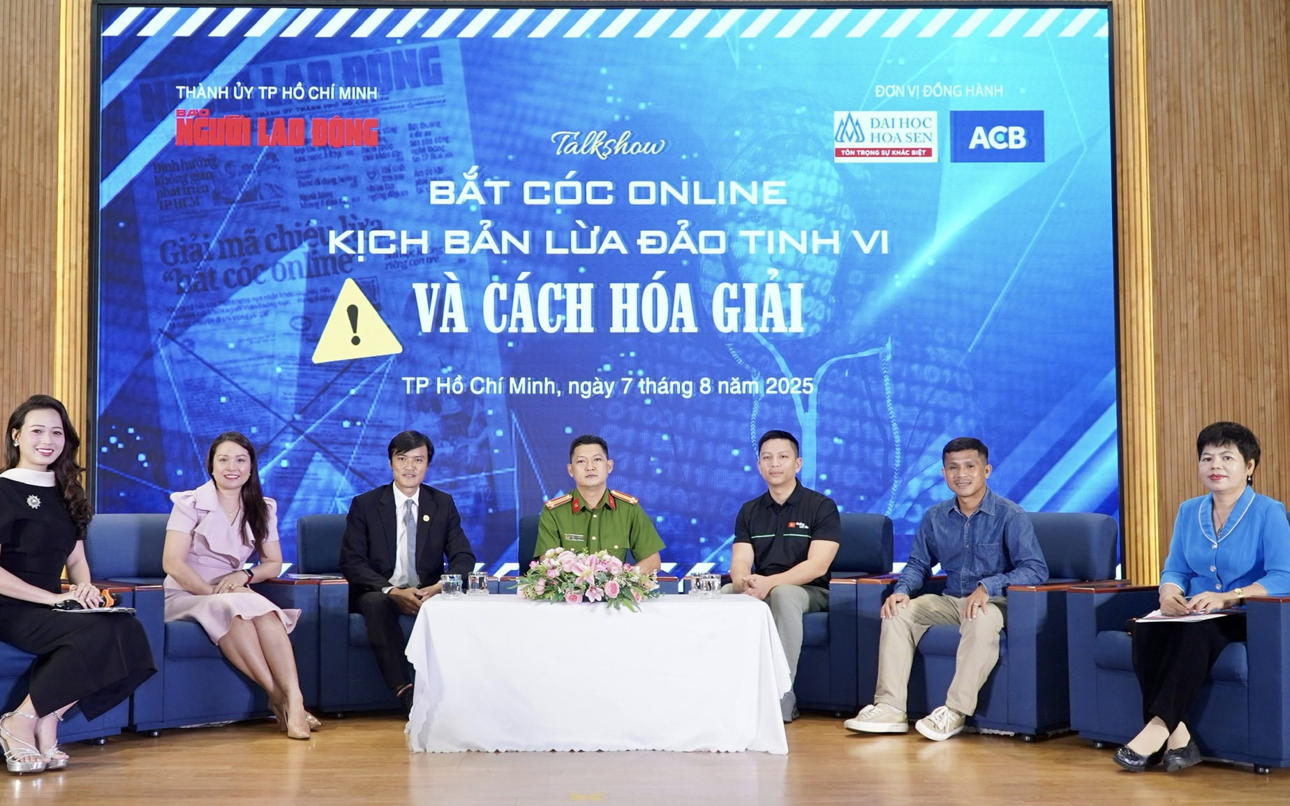 Bình tĩnh và hiểu biết- Chìa khoá để không thành nạn nhân "bắt cóc online"