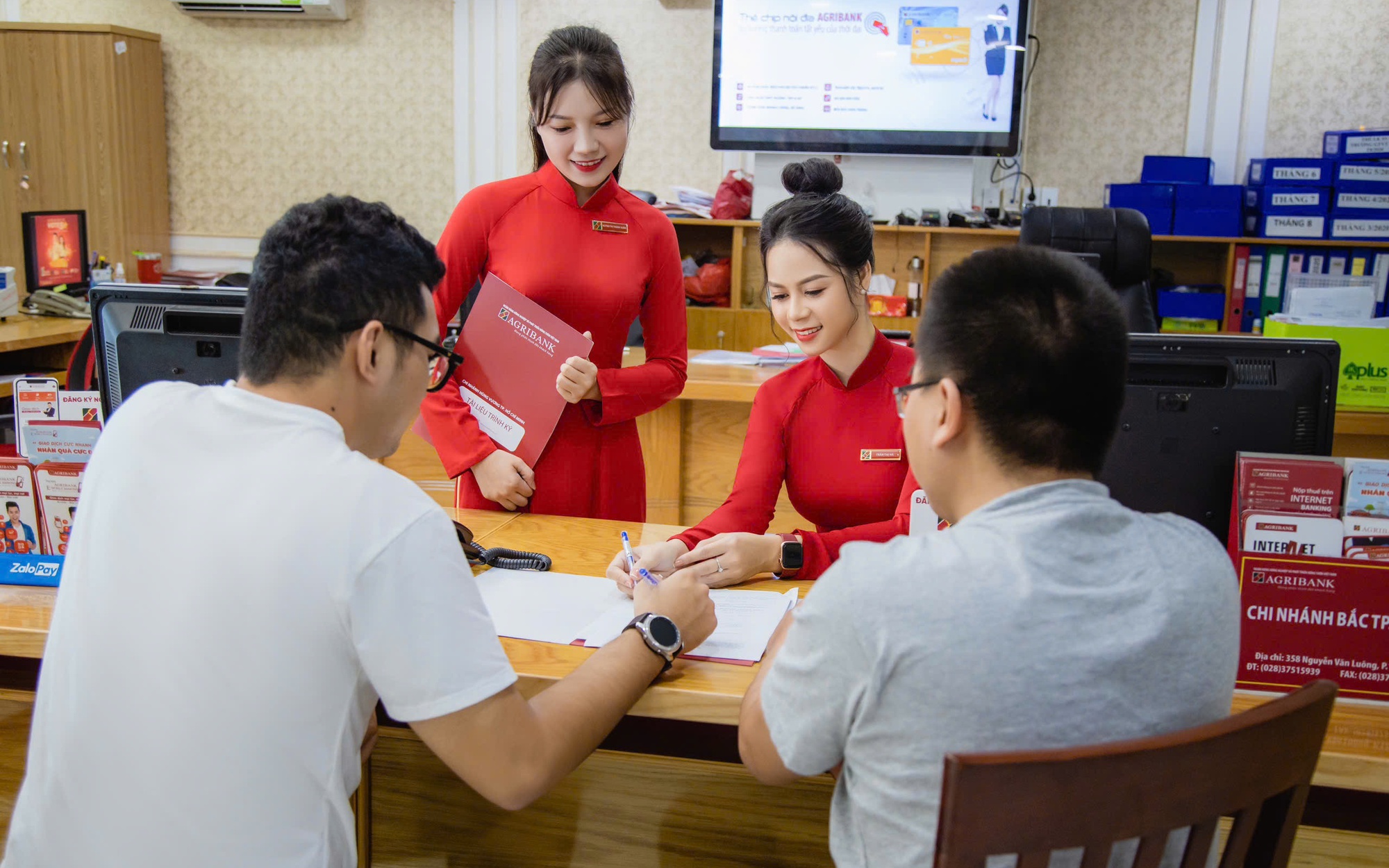 Agribank tiếp sức khách hàng cá nhân hiện thực hóa ước mơ an cư, phát triển kinh tế