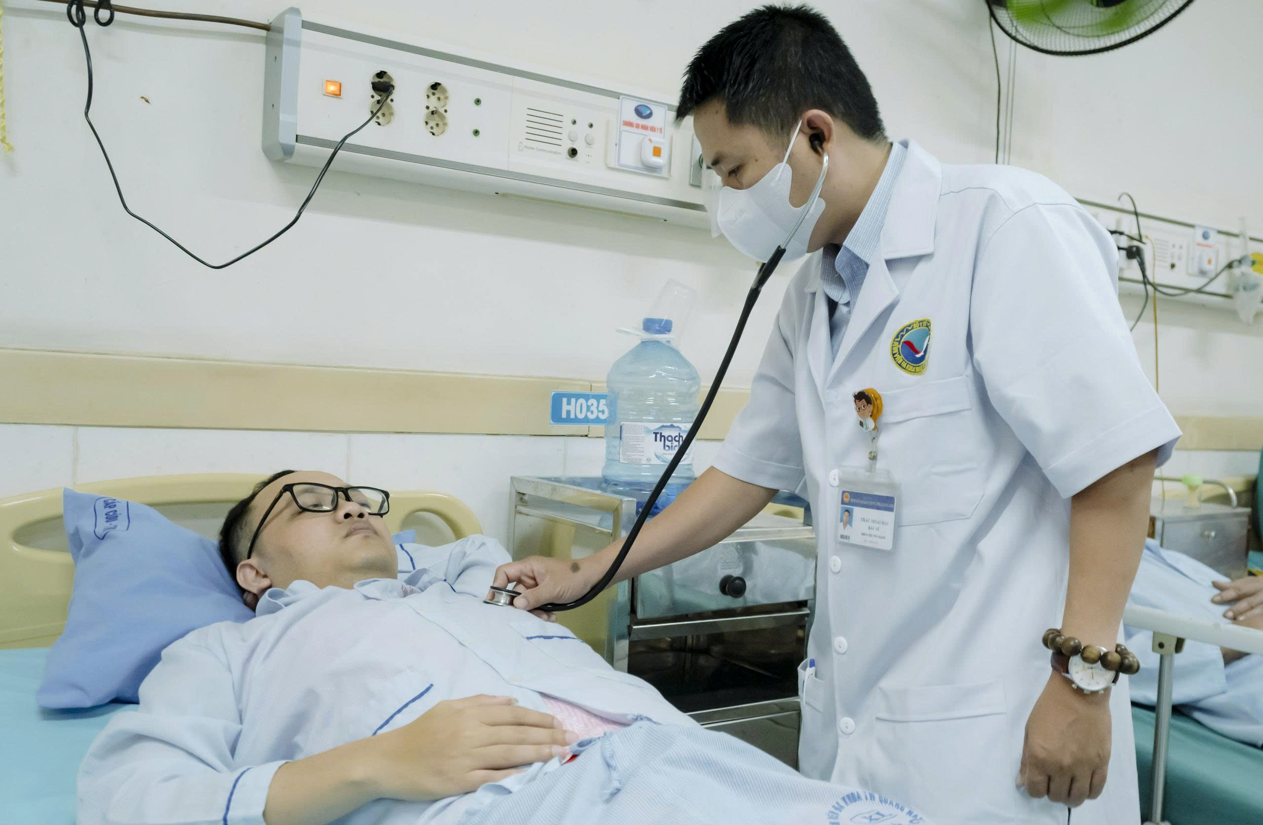 Gi&acirc;y ph&uacute;t người đ&agrave;n &ocirc;ng ngừng thở v&agrave; m&agrave;n cứu sống ngoạn mục tại Đ&agrave; Nẵng - Ảnh 1.